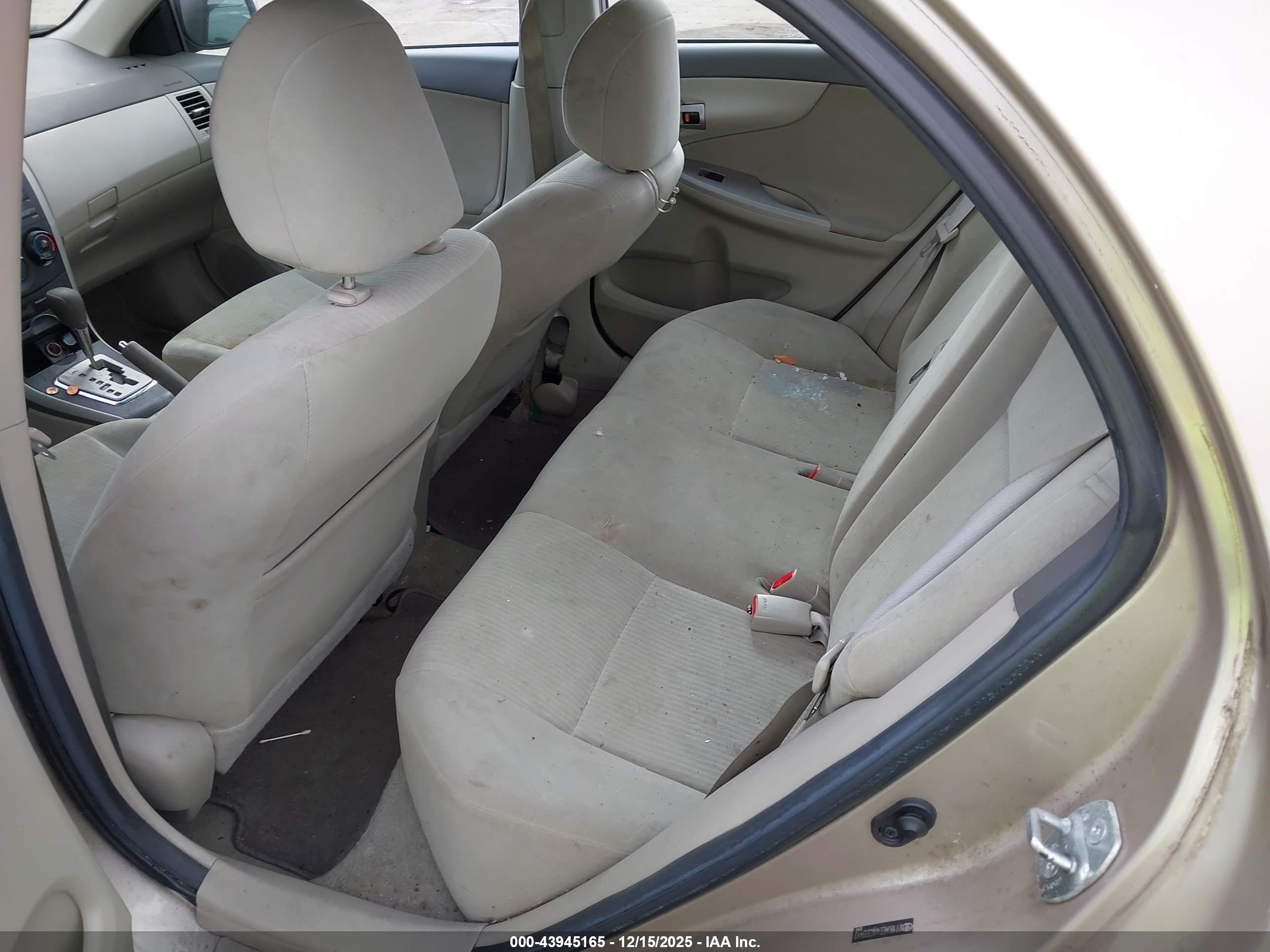 TOYOTA COROLLA image 8