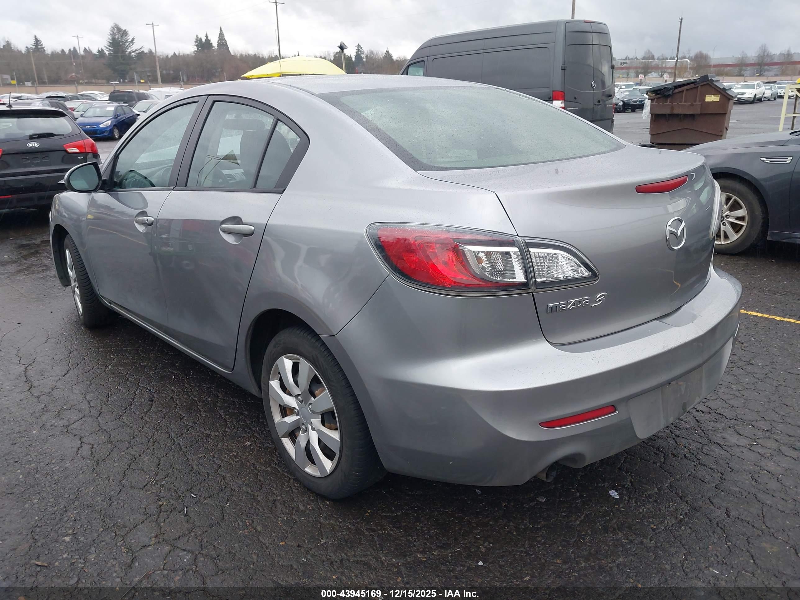 MAZDA MAZDA3 image 3