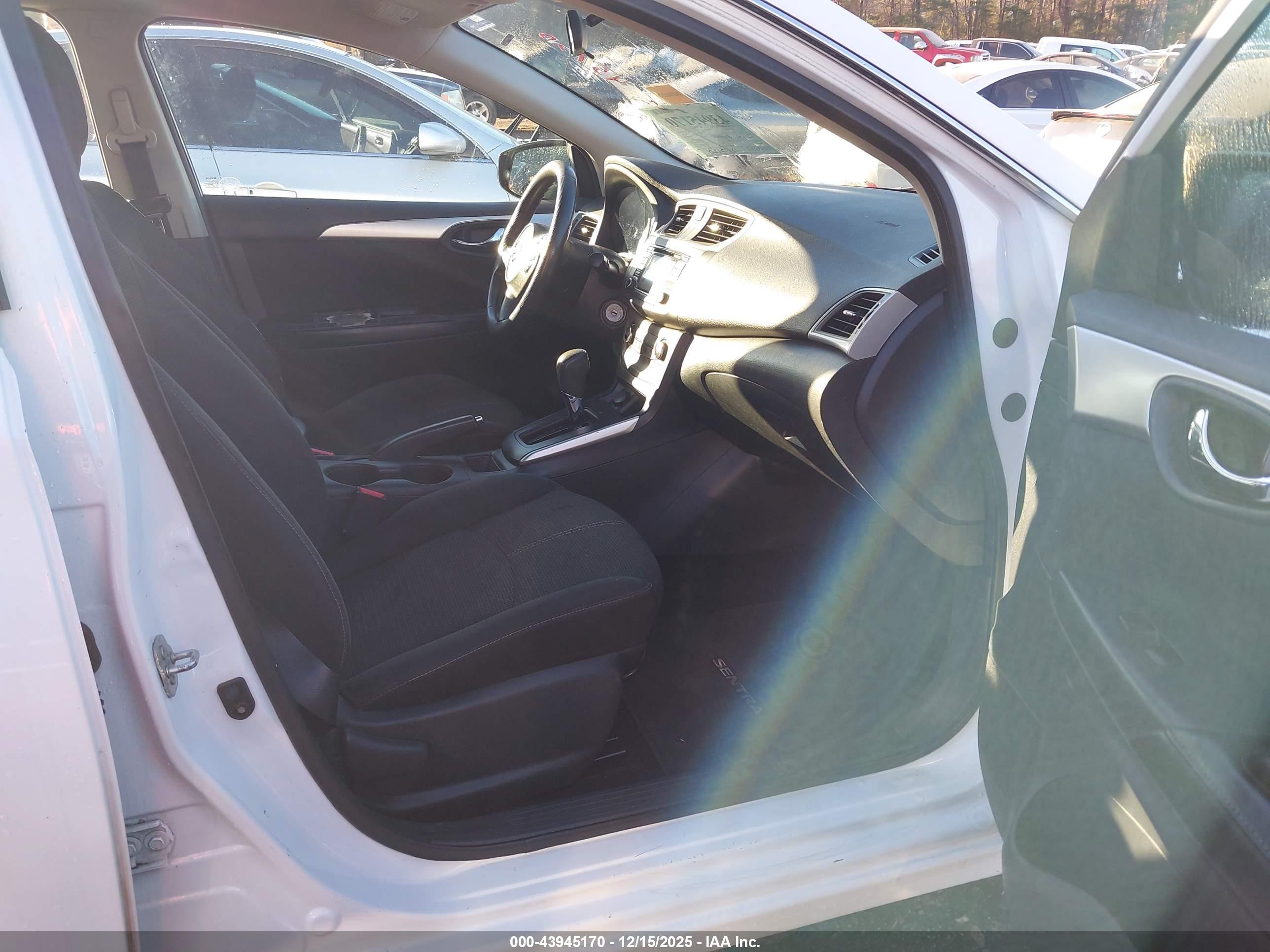 NISSAN SENTRA image 5