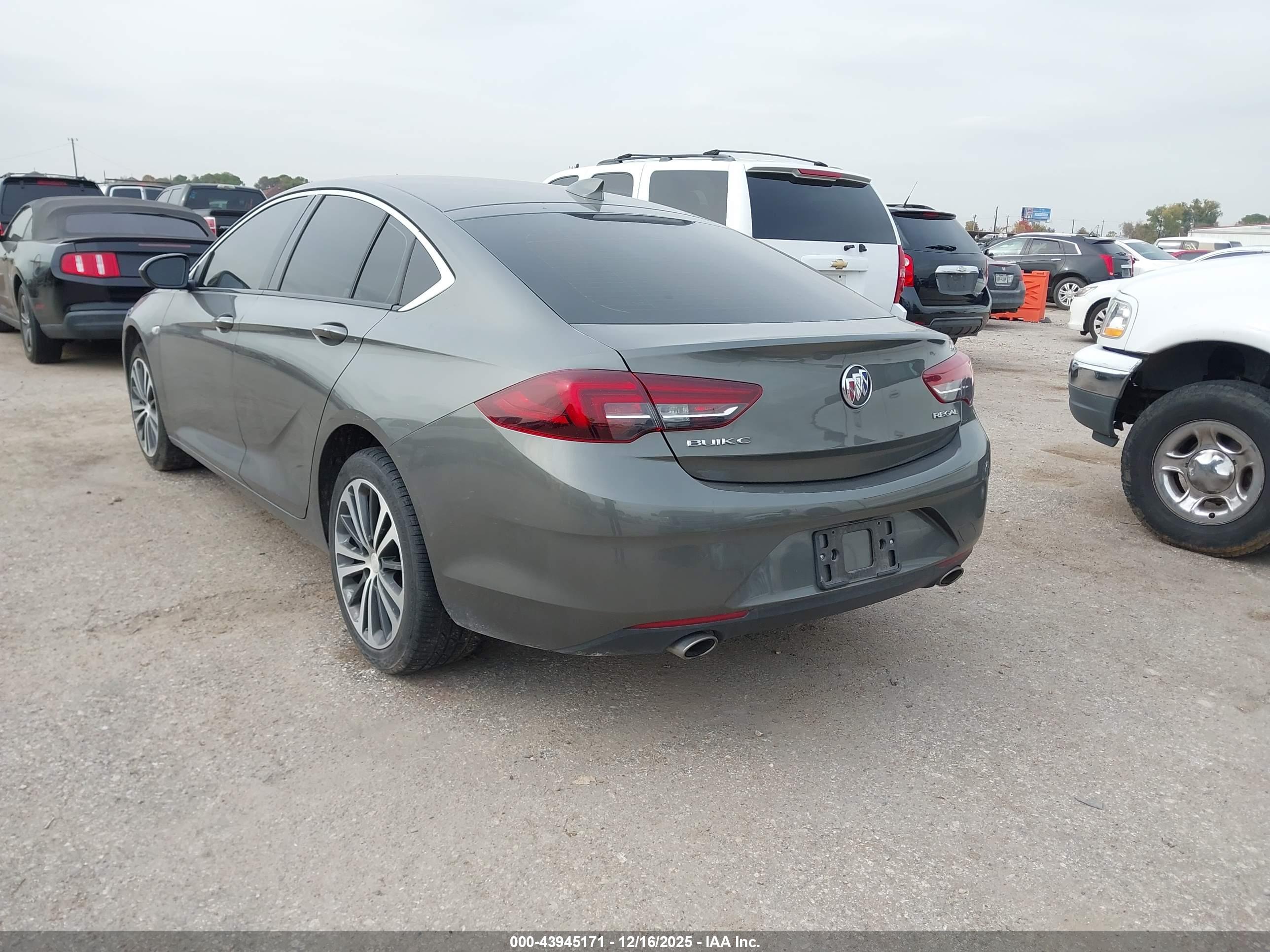 BUICK REGAL image 3