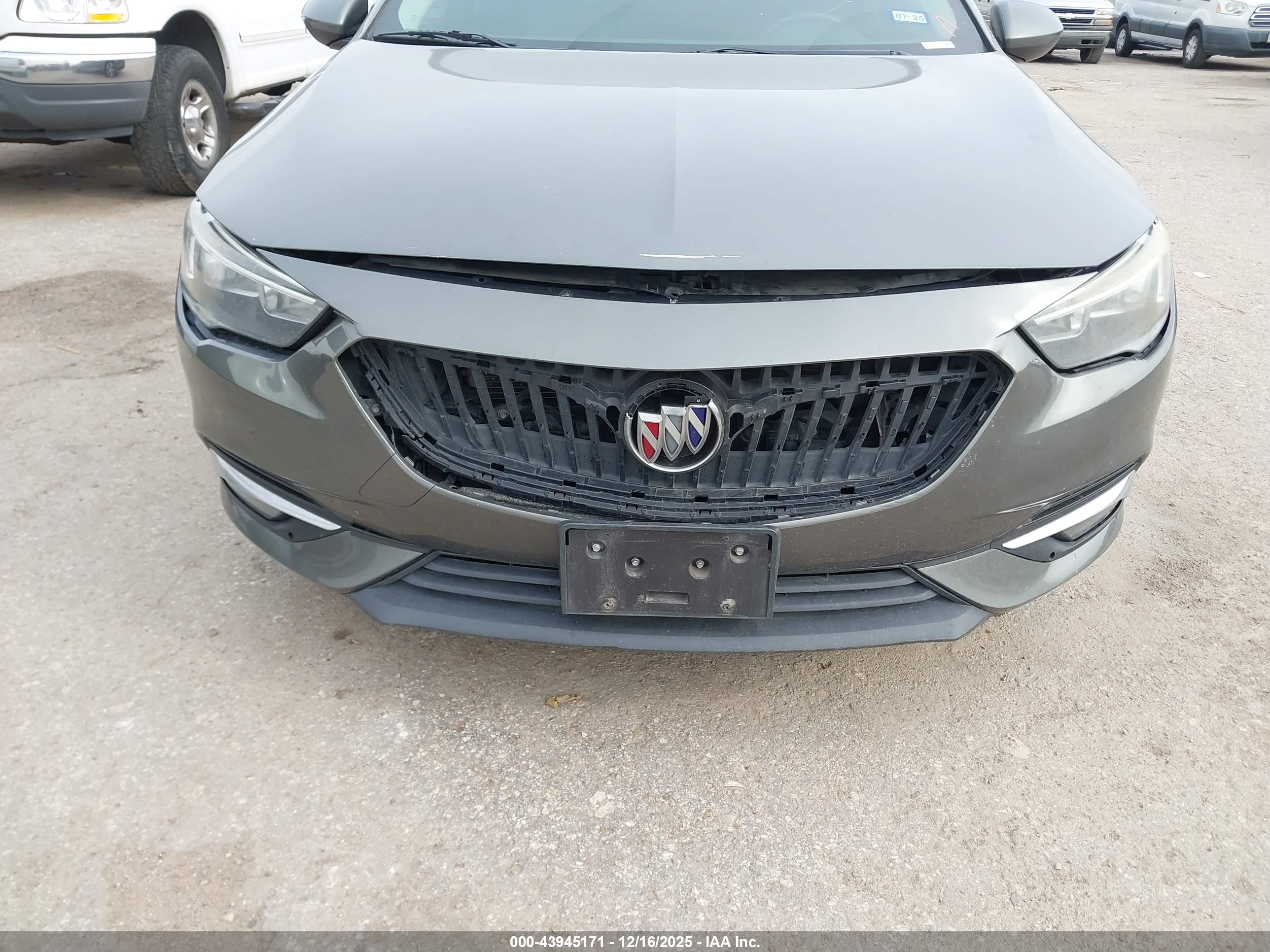 BUICK REGAL image 6