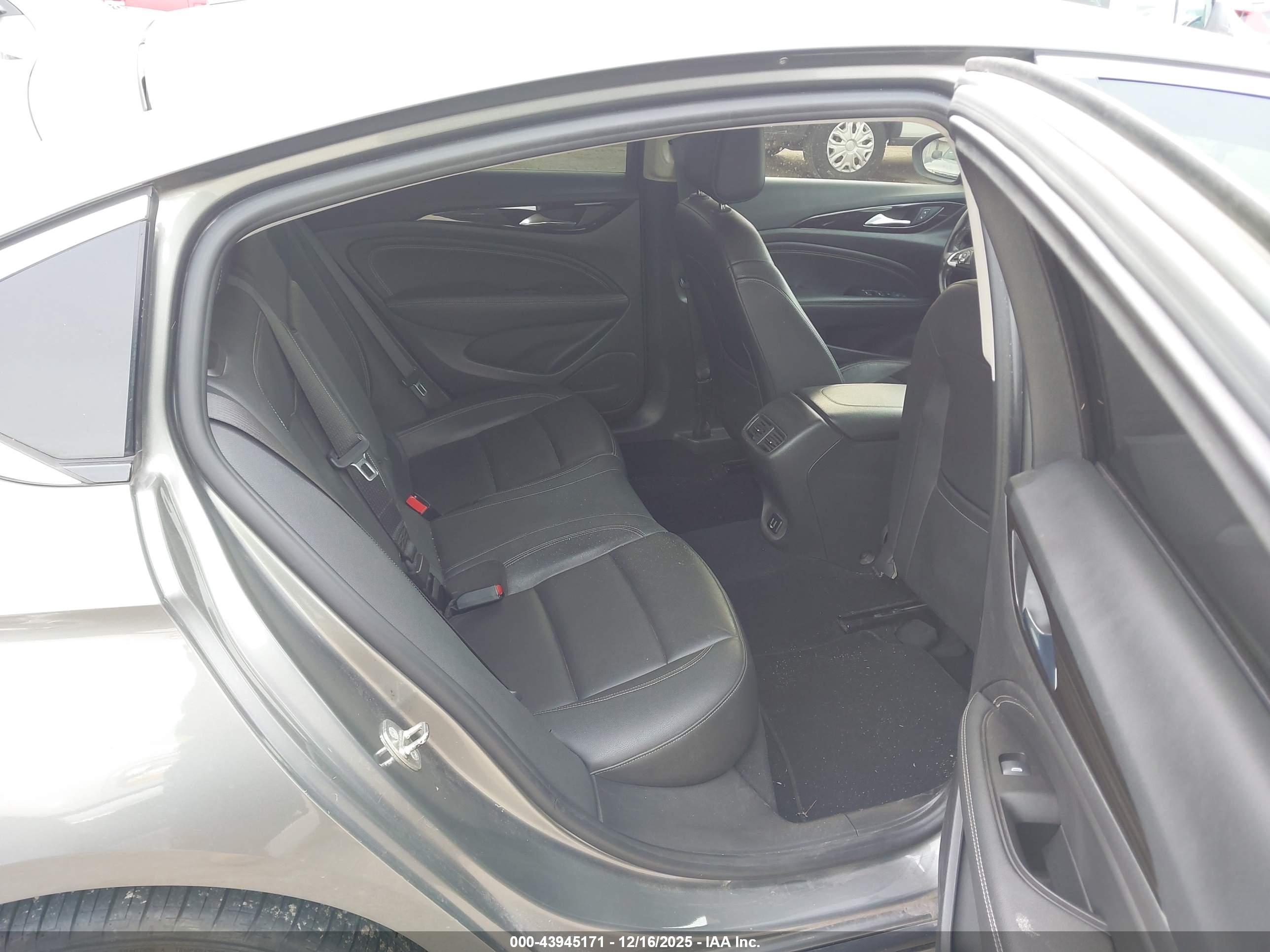 BUICK REGAL image 8