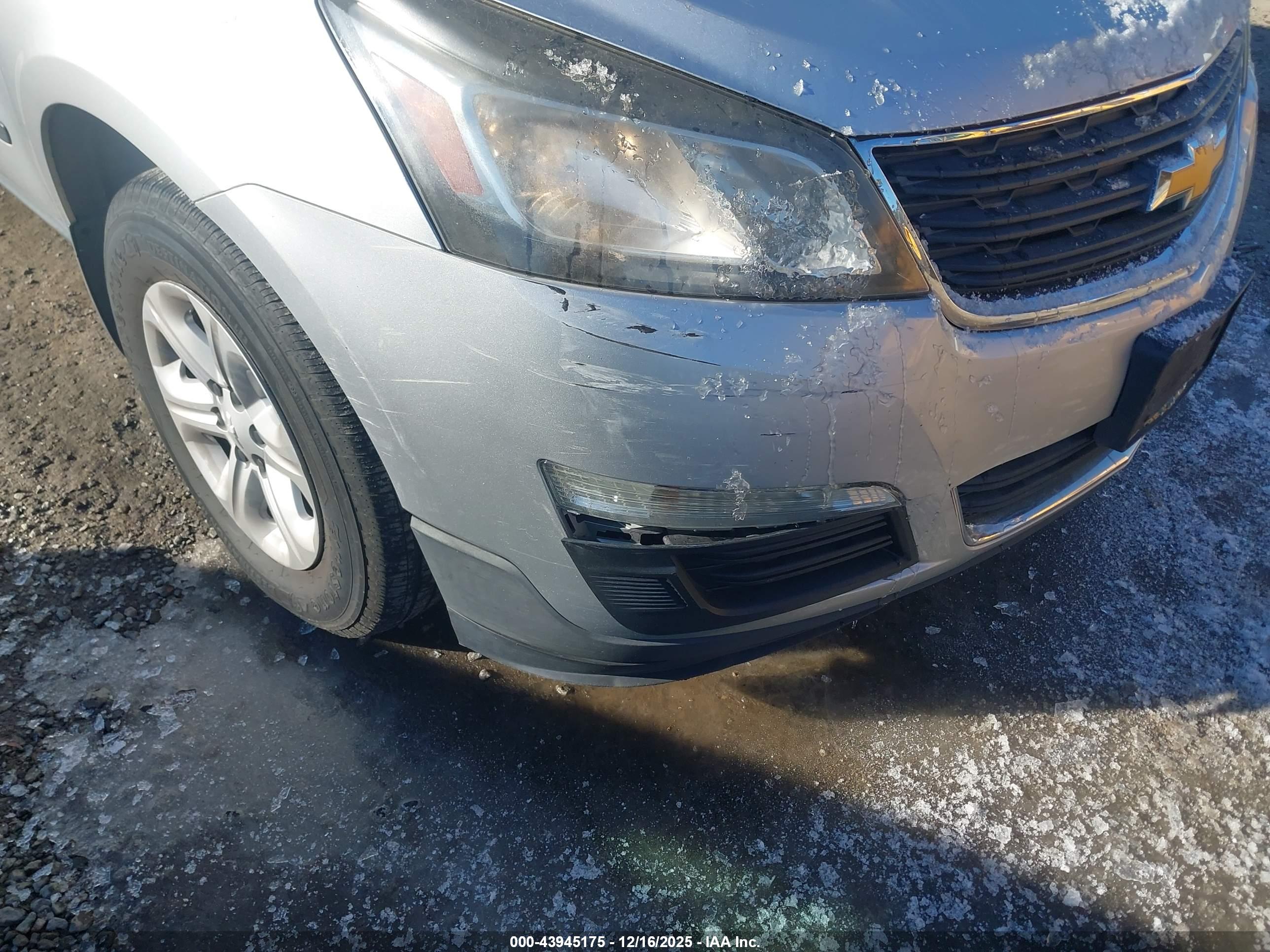 CHEVROLET TRAVERSE image 6