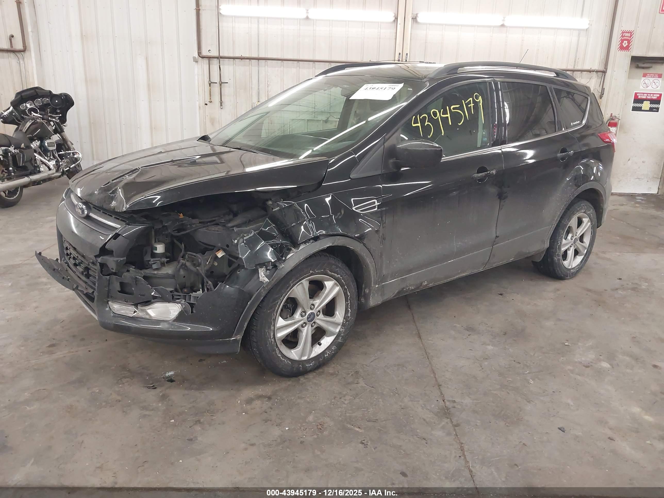 FORD ESCAPE image 2