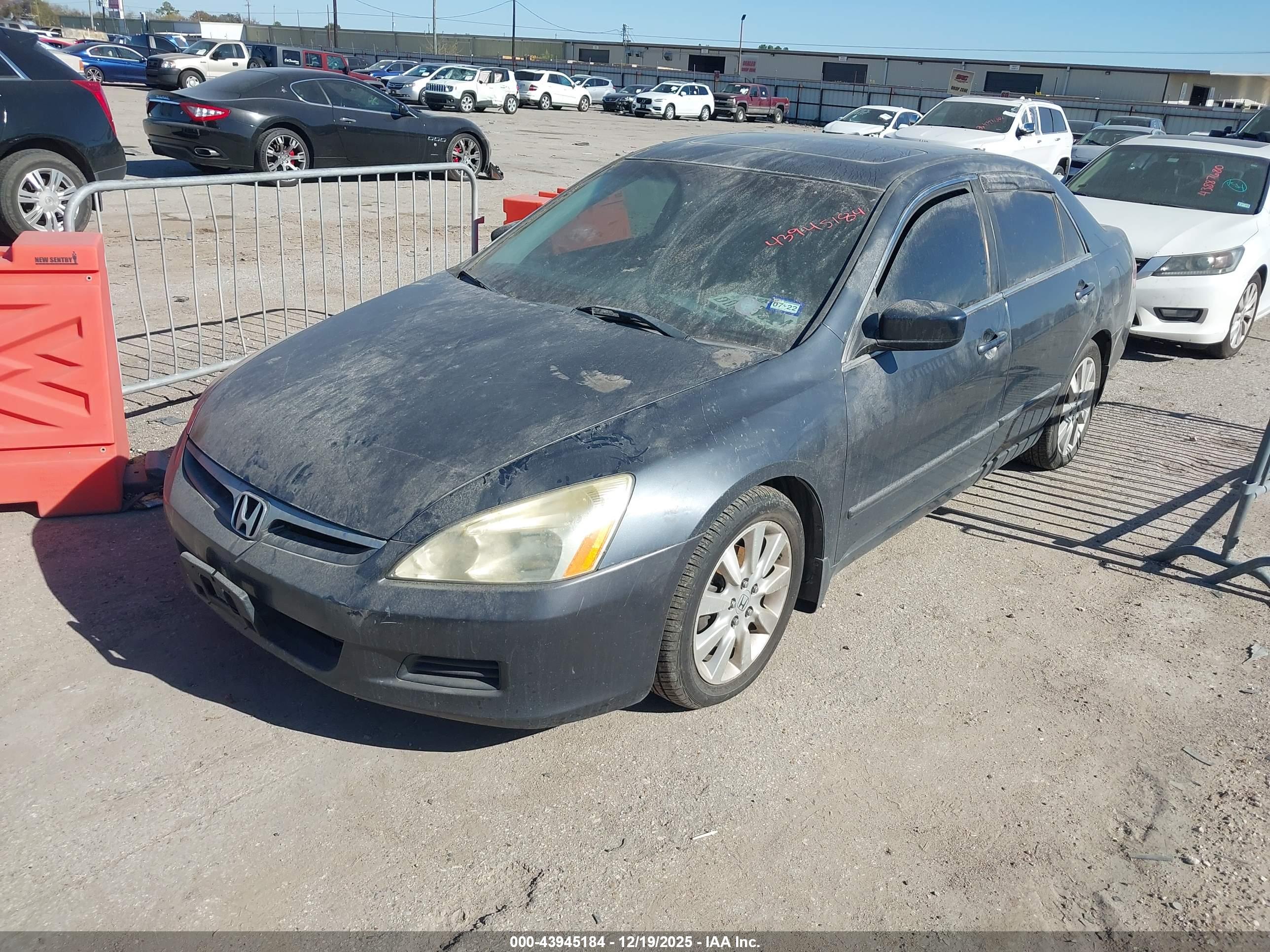 HONDA ACCORD image 2