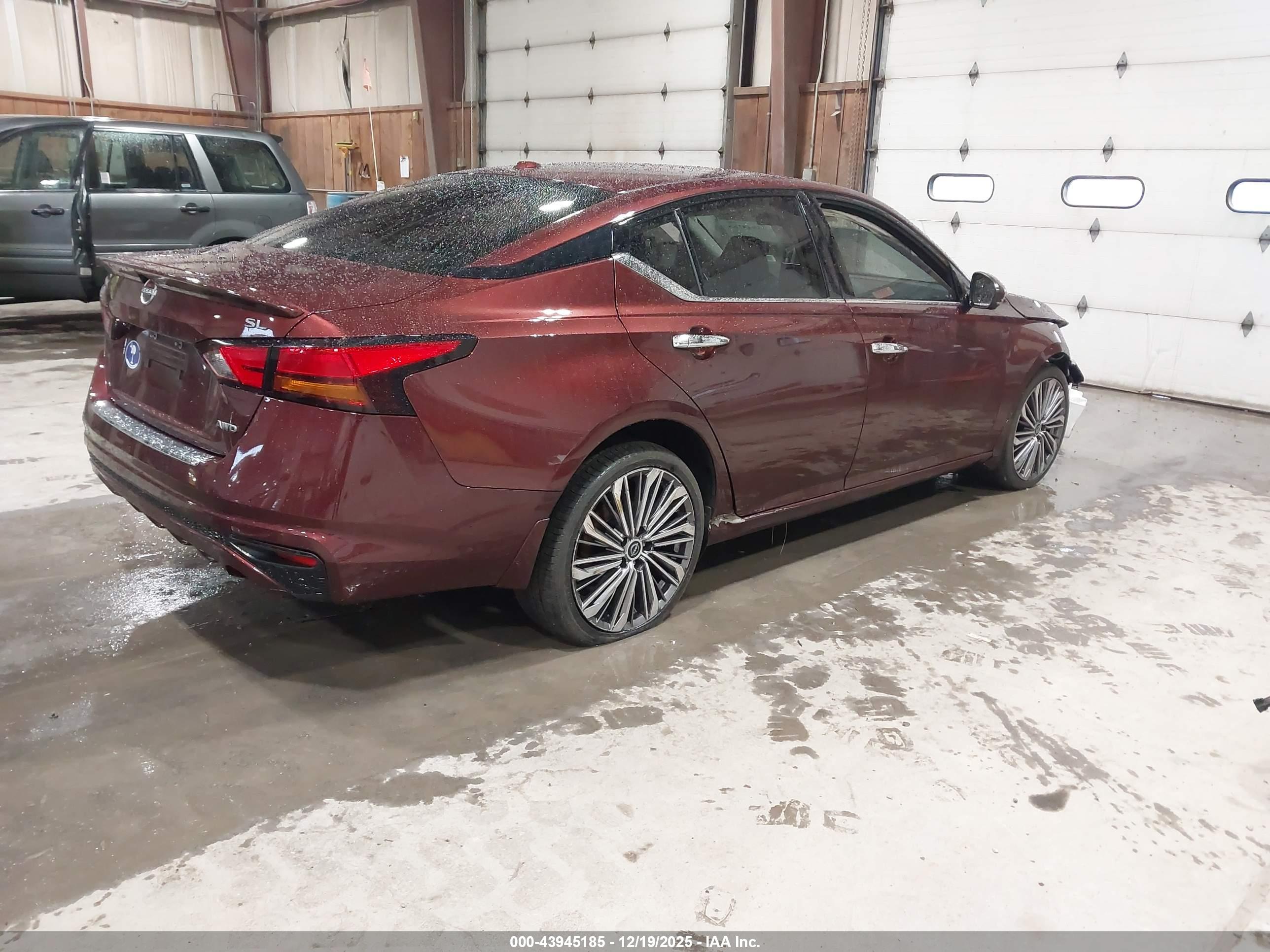 NISSAN ALTIMA image 4