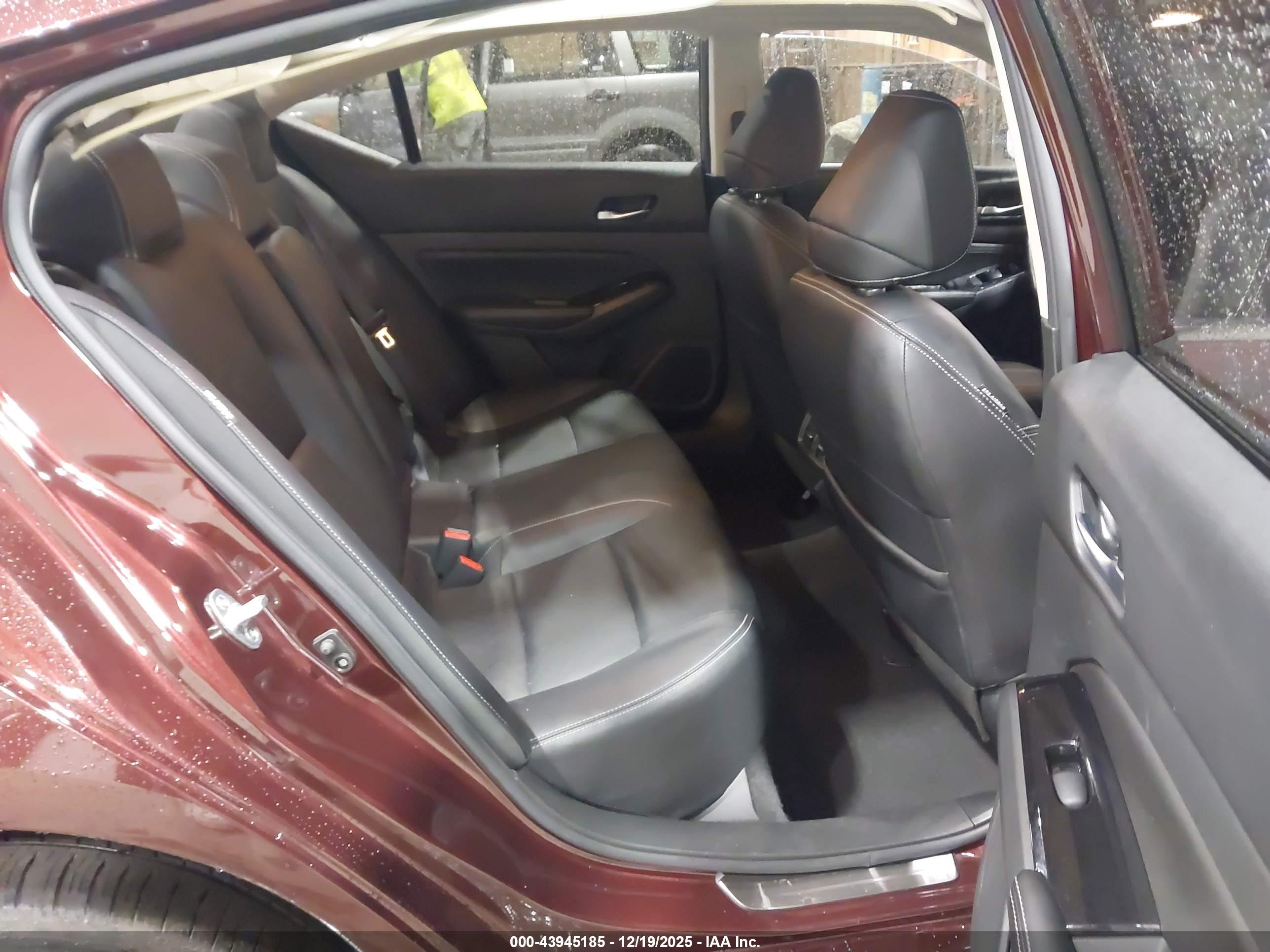 NISSAN ALTIMA image 8