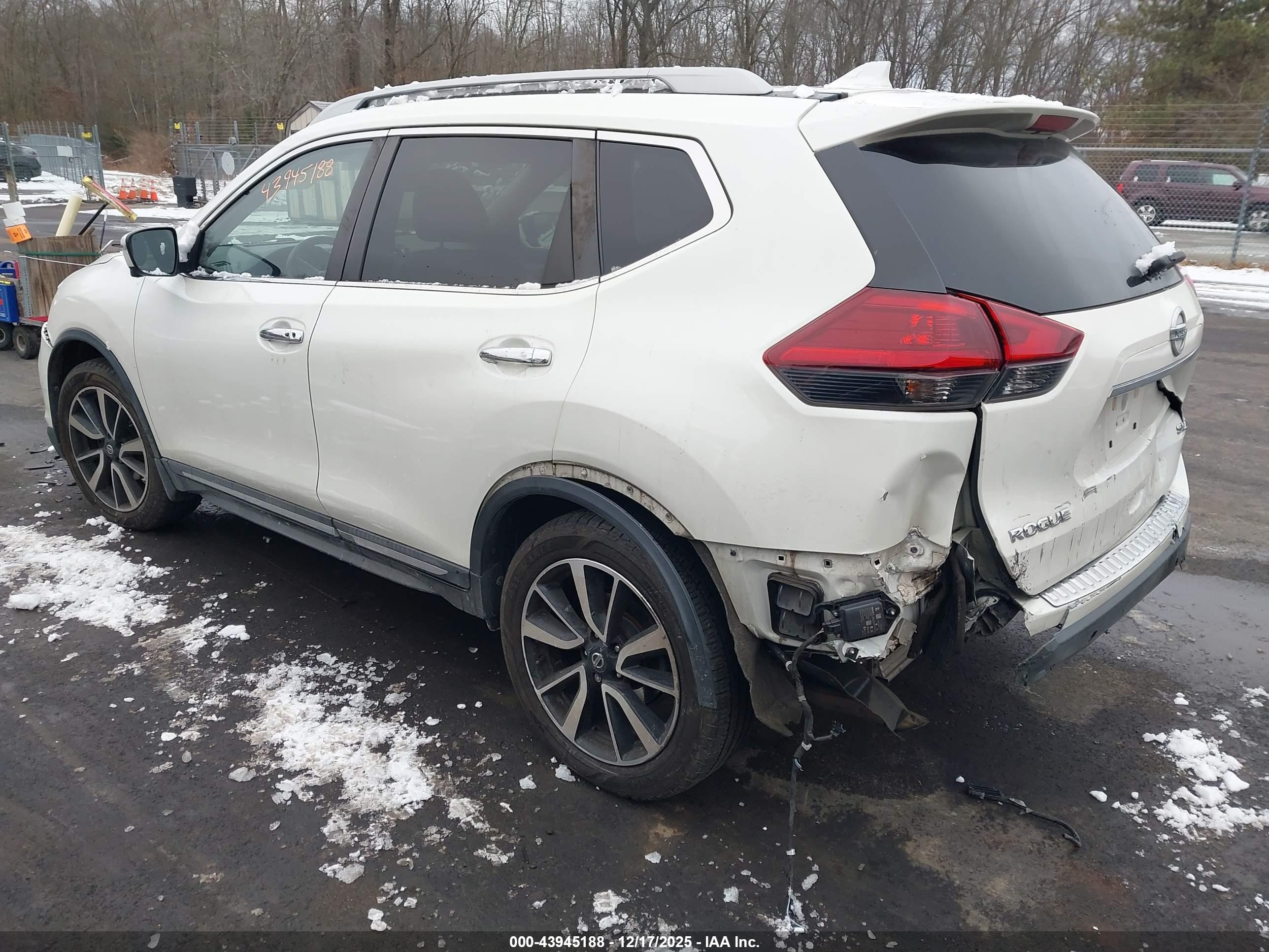 NISSAN ROGUE image 3