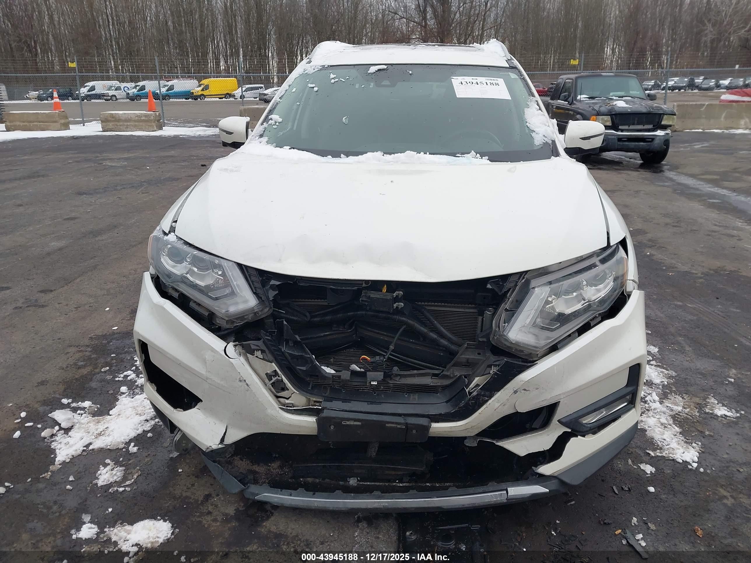 NISSAN ROGUE image 6