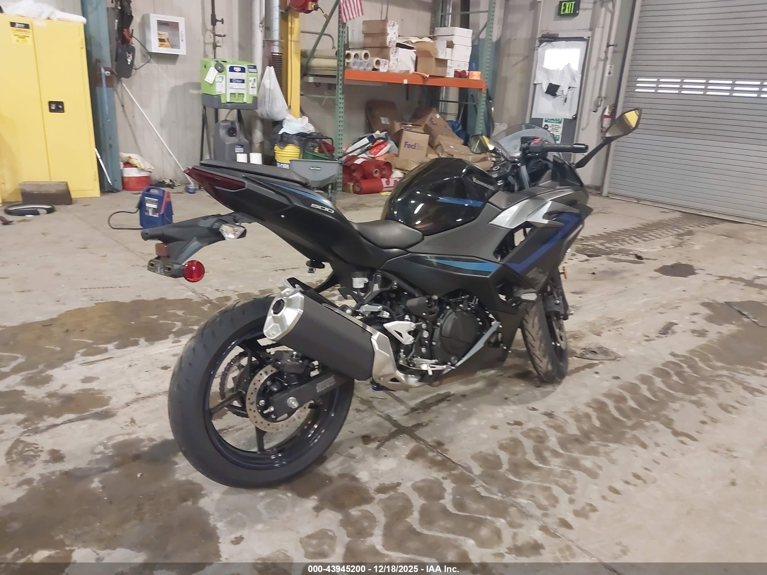 KAWASAKI EX500 image 4