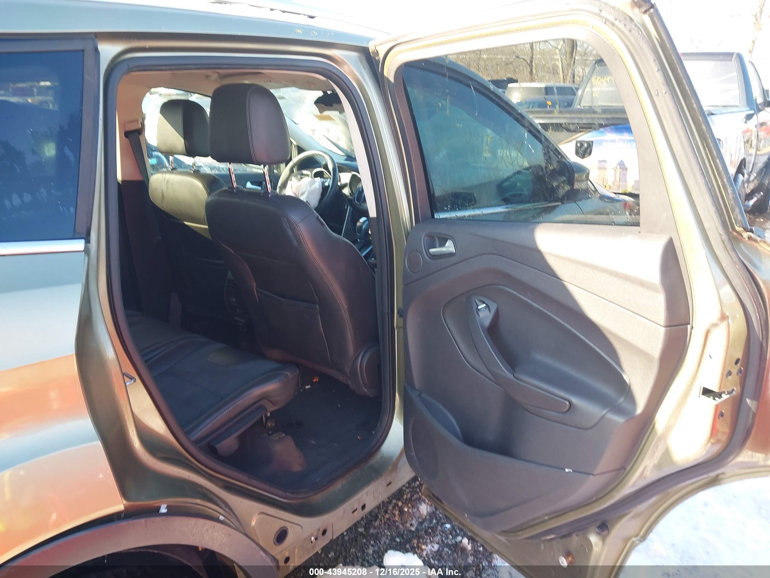 FORD ESCAPE image 8