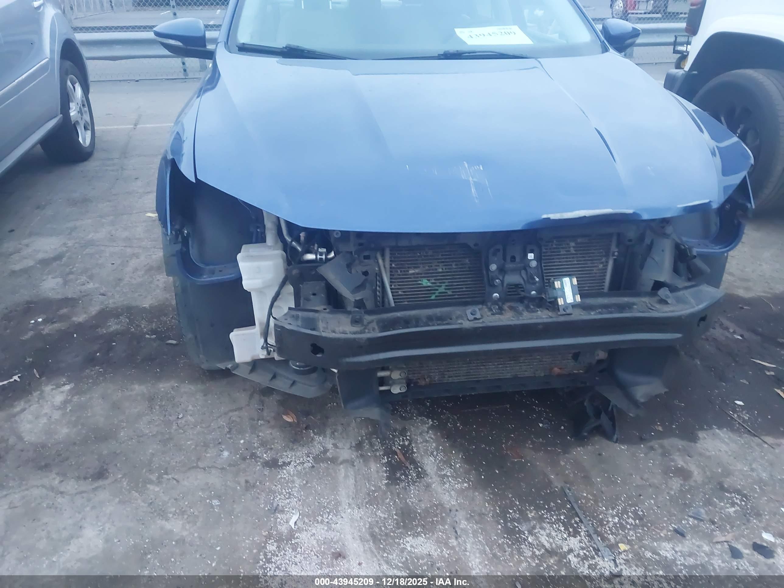 VOLKSWAGEN PASSAT image 6
