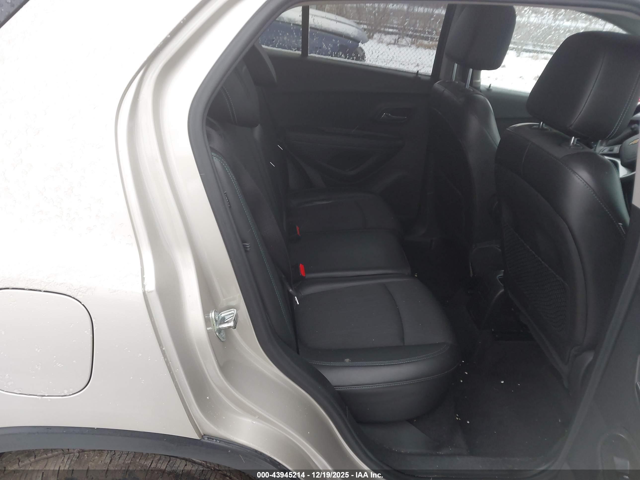 CHEVROLET TRAX image 8