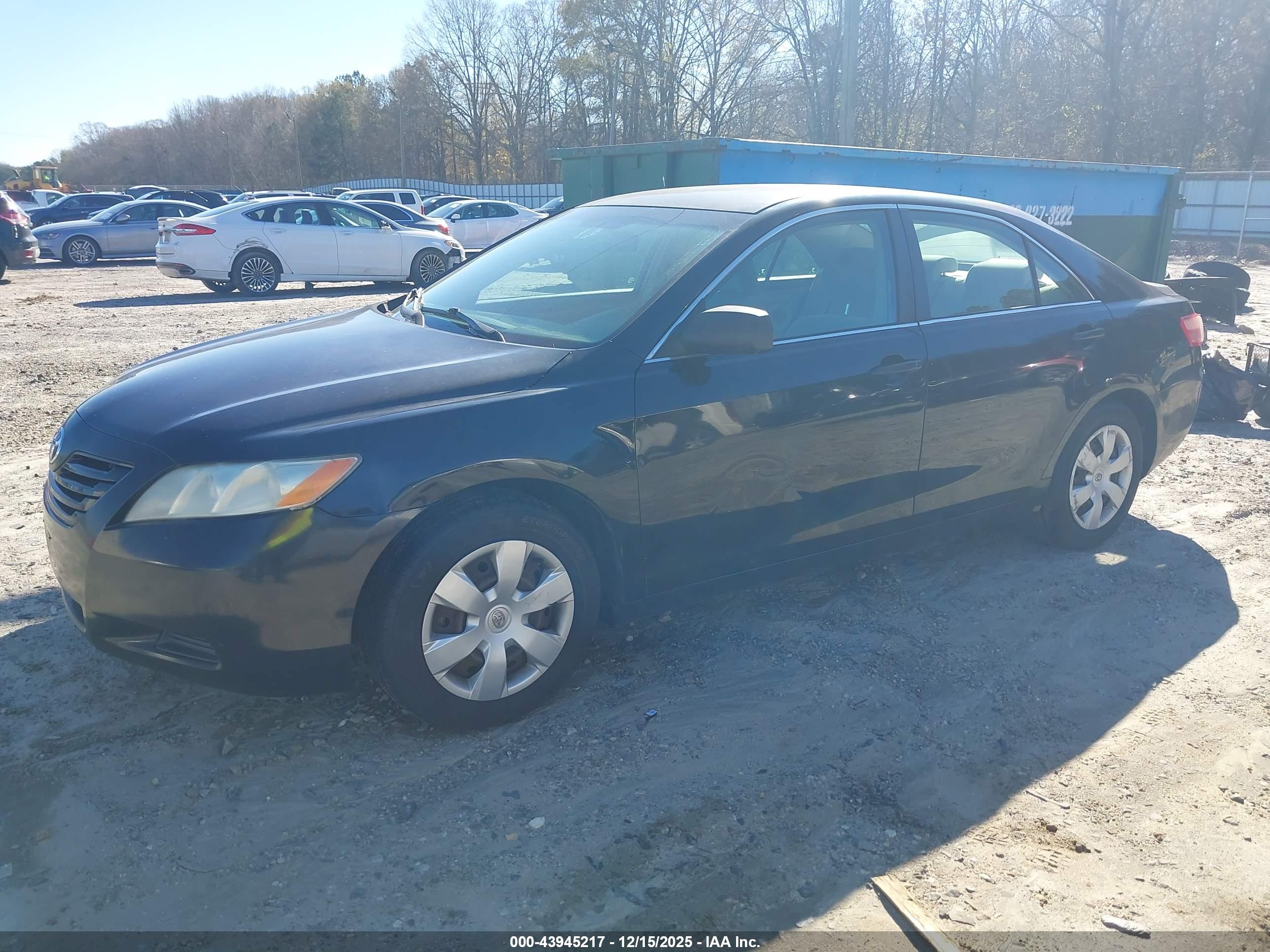 TOYOTA CAMRY image 2