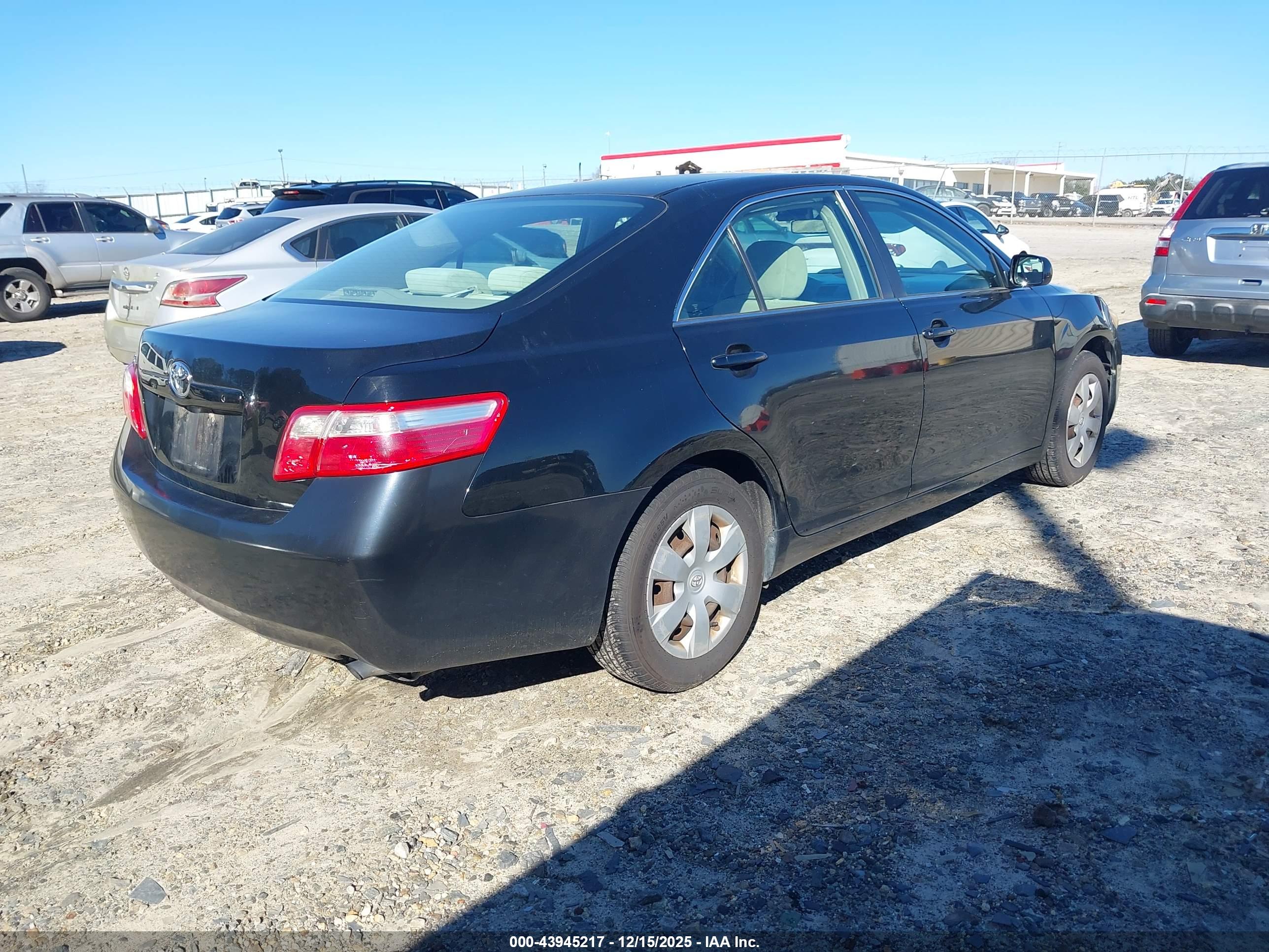 TOYOTA CAMRY image 4