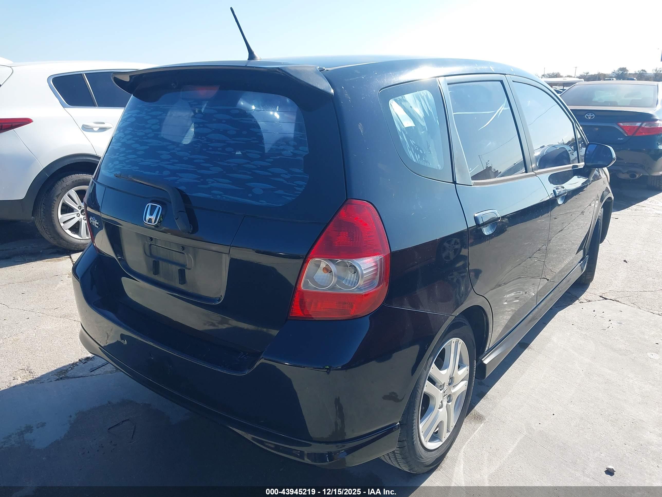 HONDA FIT image 4