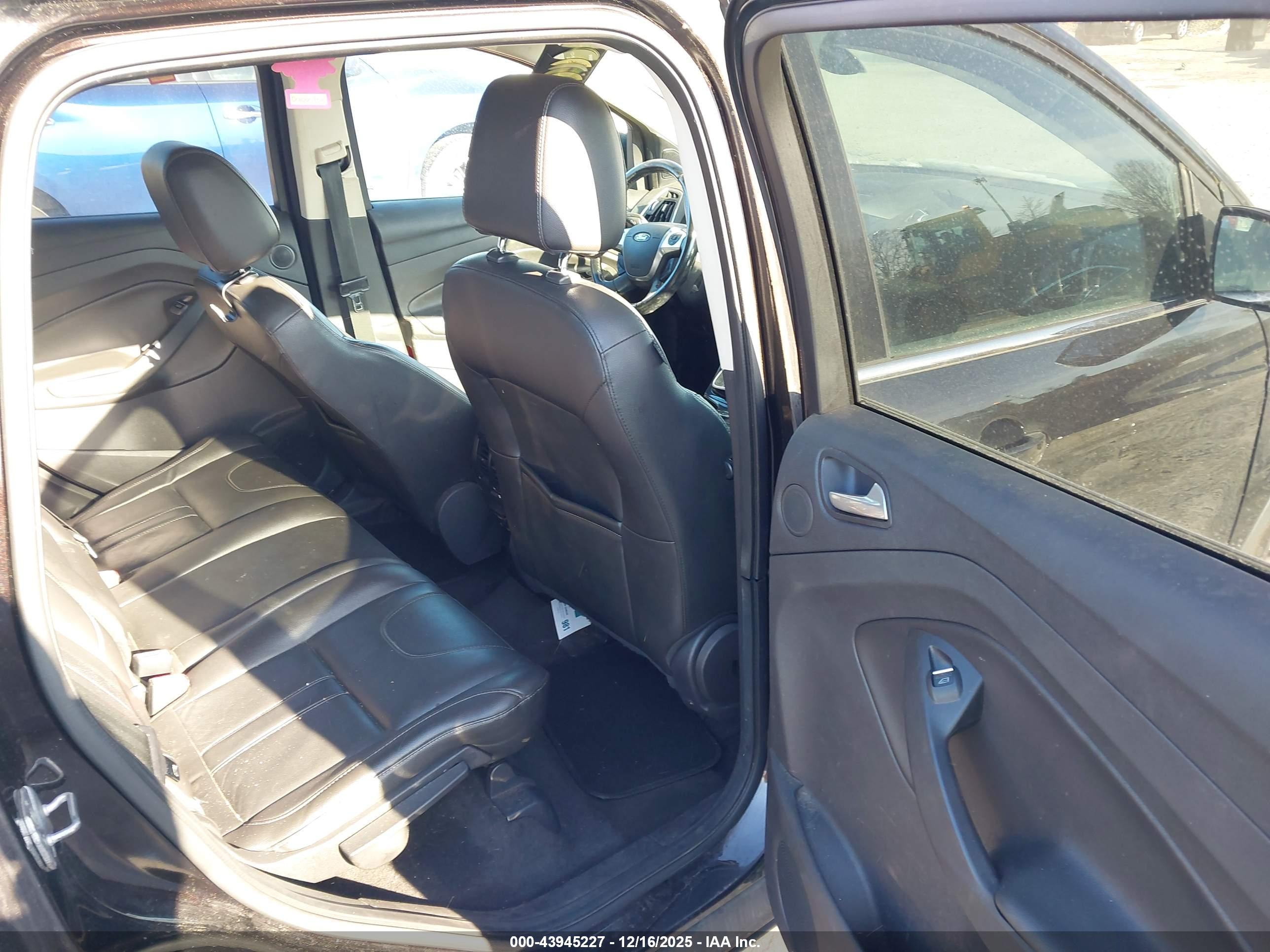 FORD ESCAPE image 8