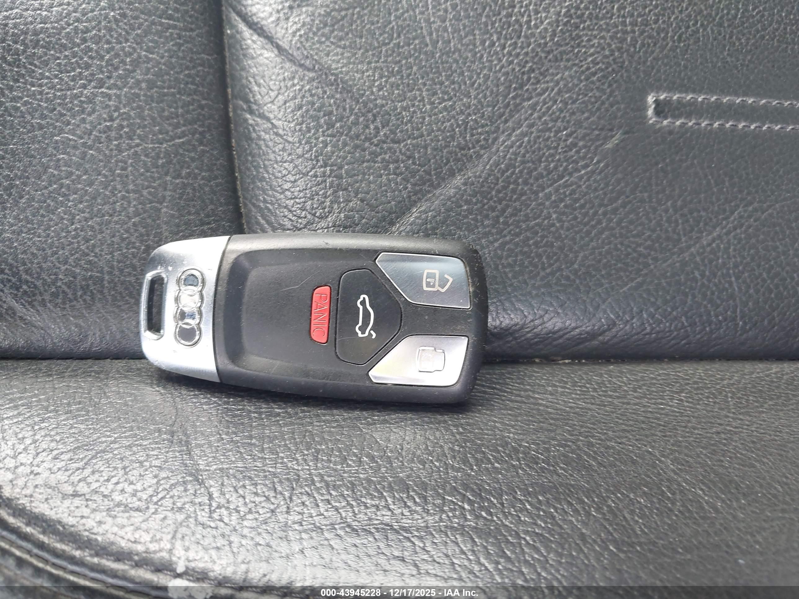 AUDI A4 image 11