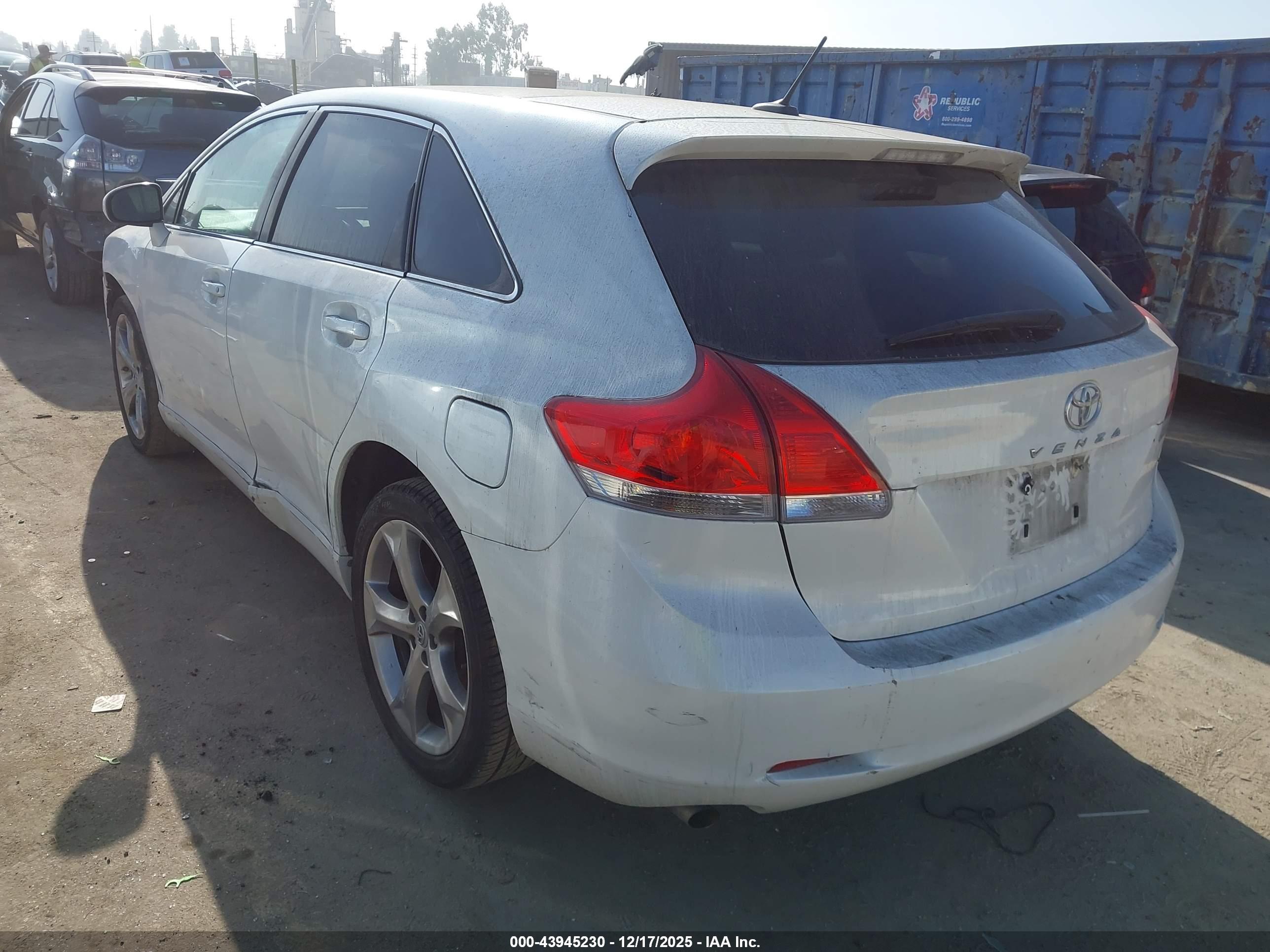 TOYOTA VENZA image 3
