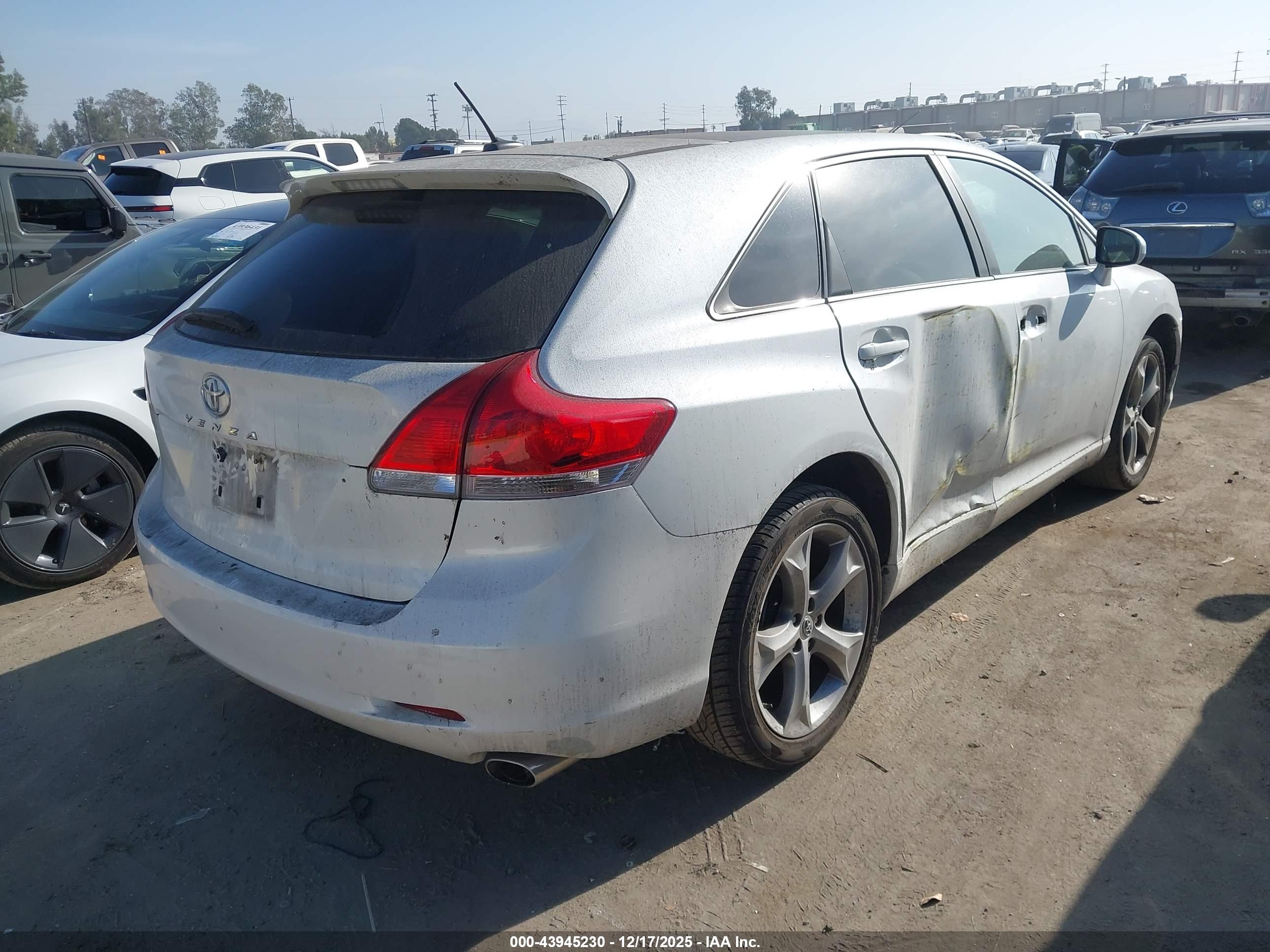 TOYOTA VENZA image 4