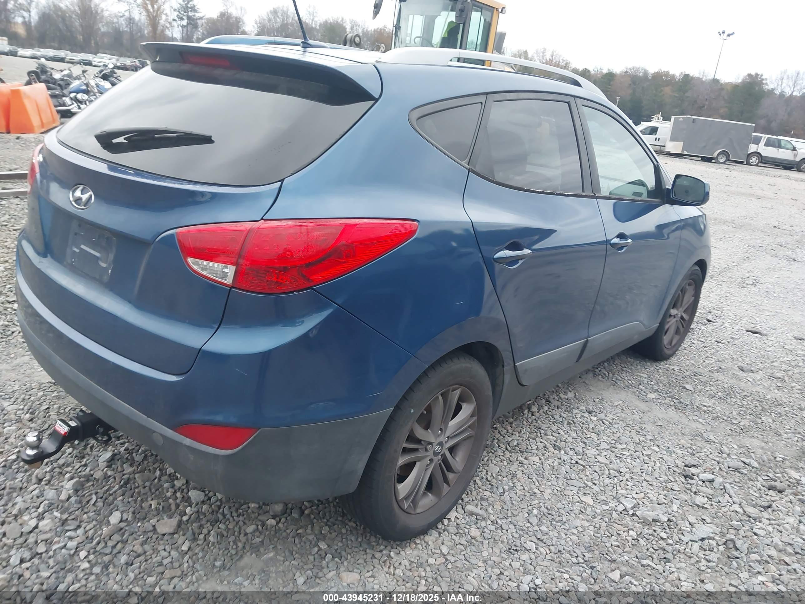 HYUNDAI TUCSON image 4
