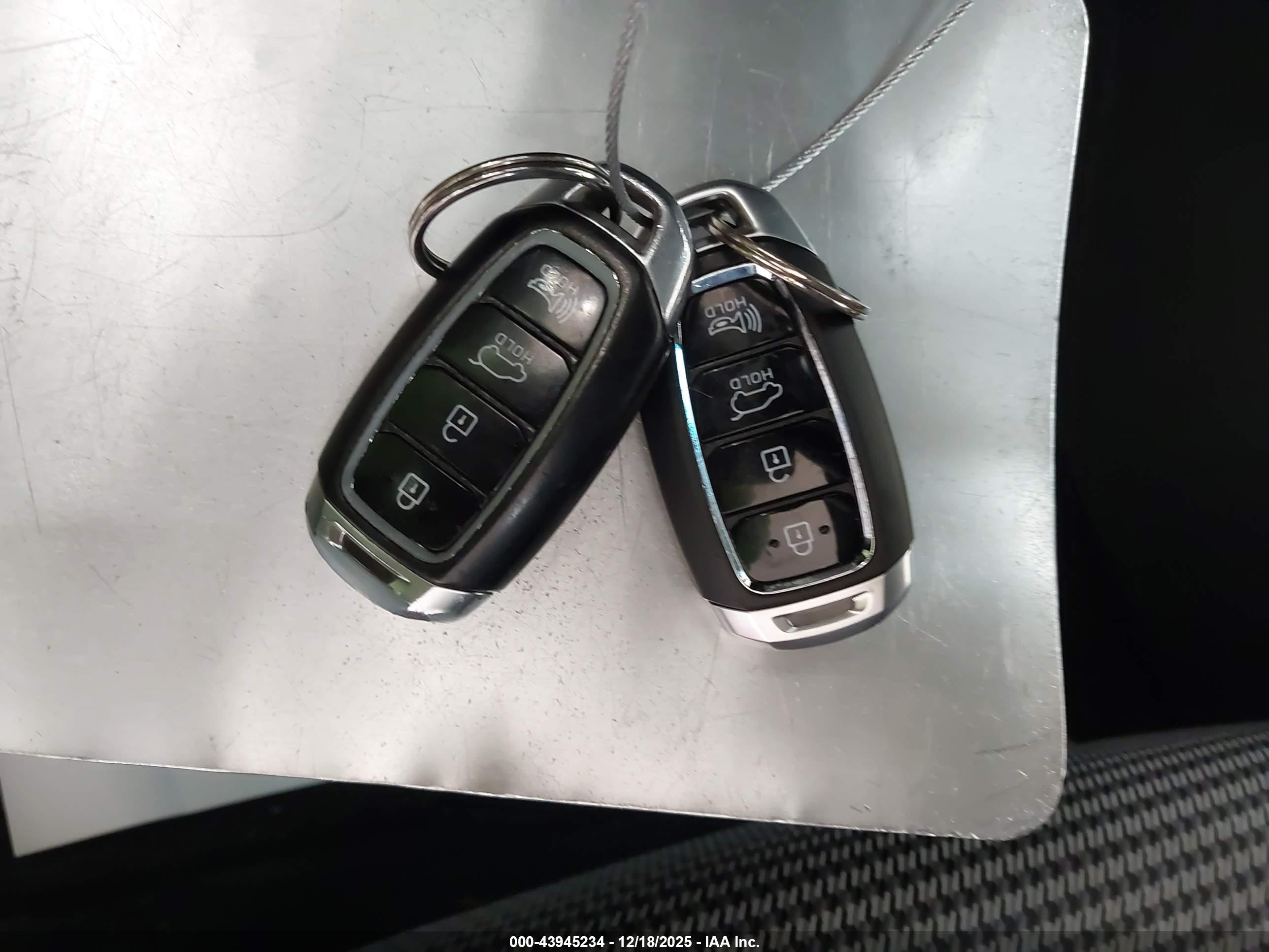 HYUNDAI KONA image 11