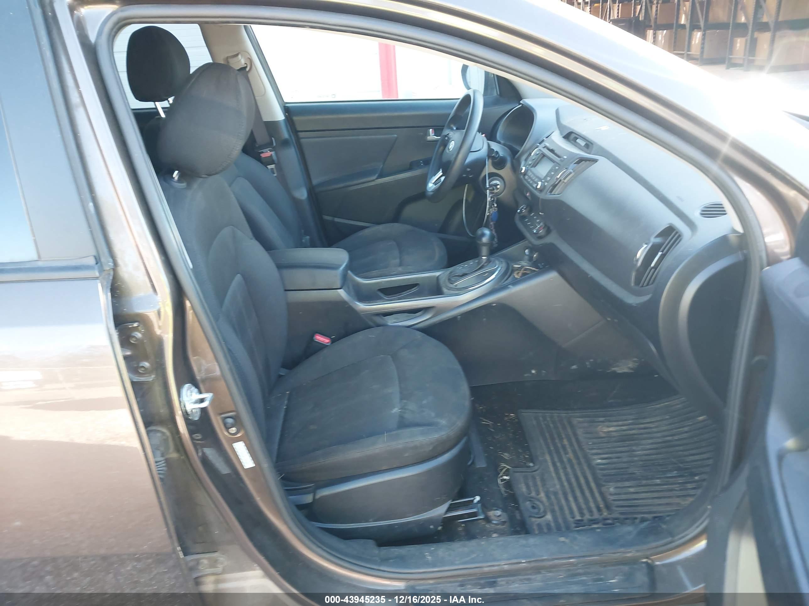 KIA SPORTAGE image 5