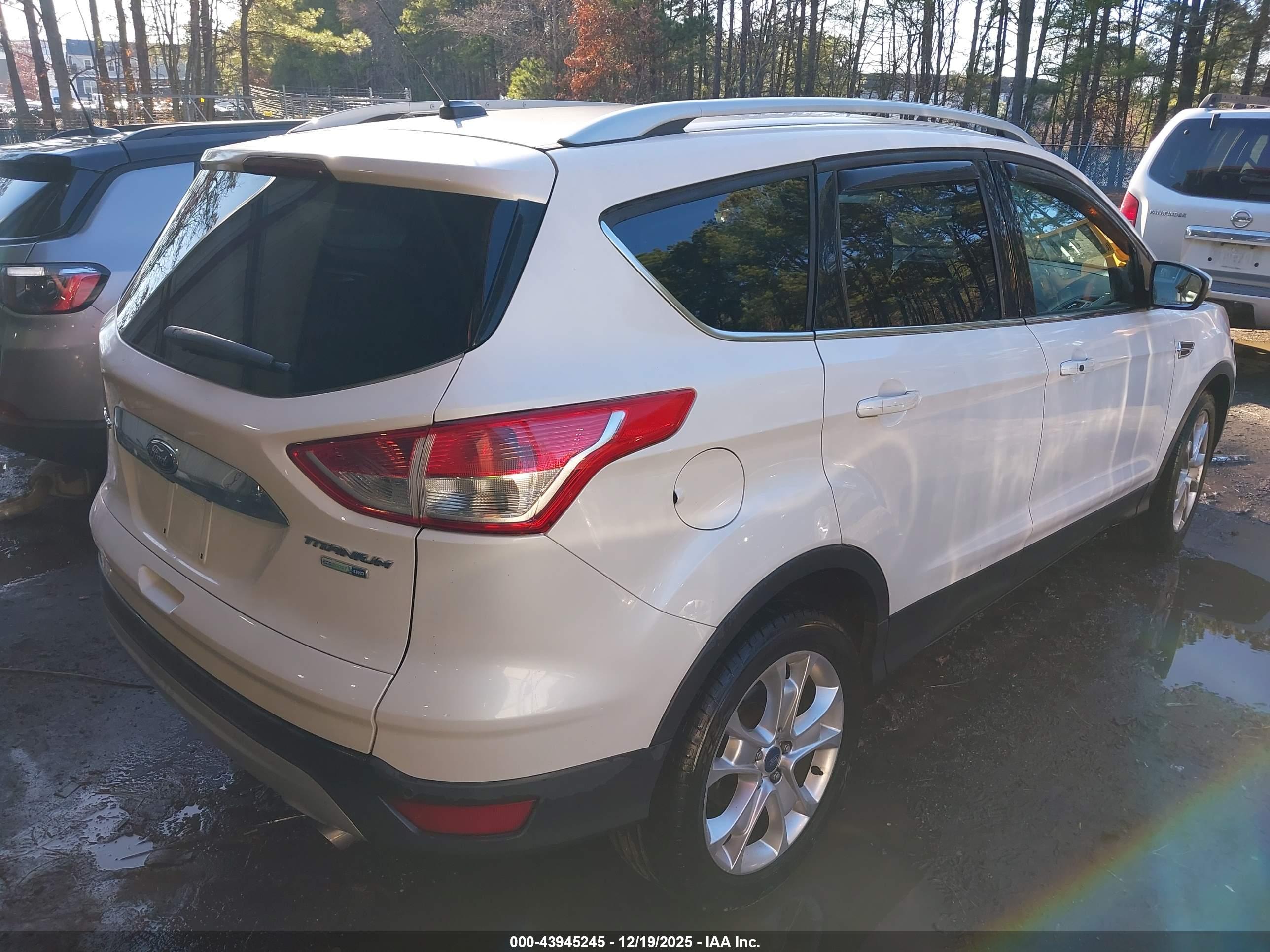 FORD ESCAPE image 4