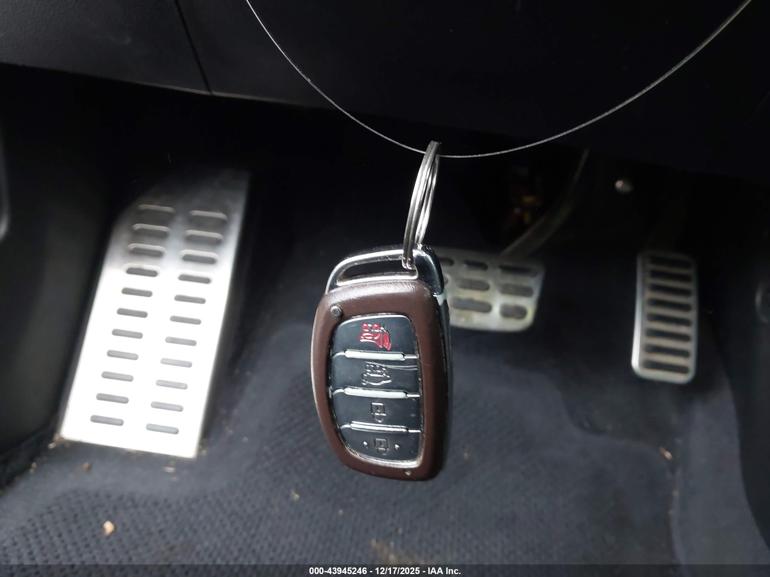 HYUNDAI ELANTRA image 11