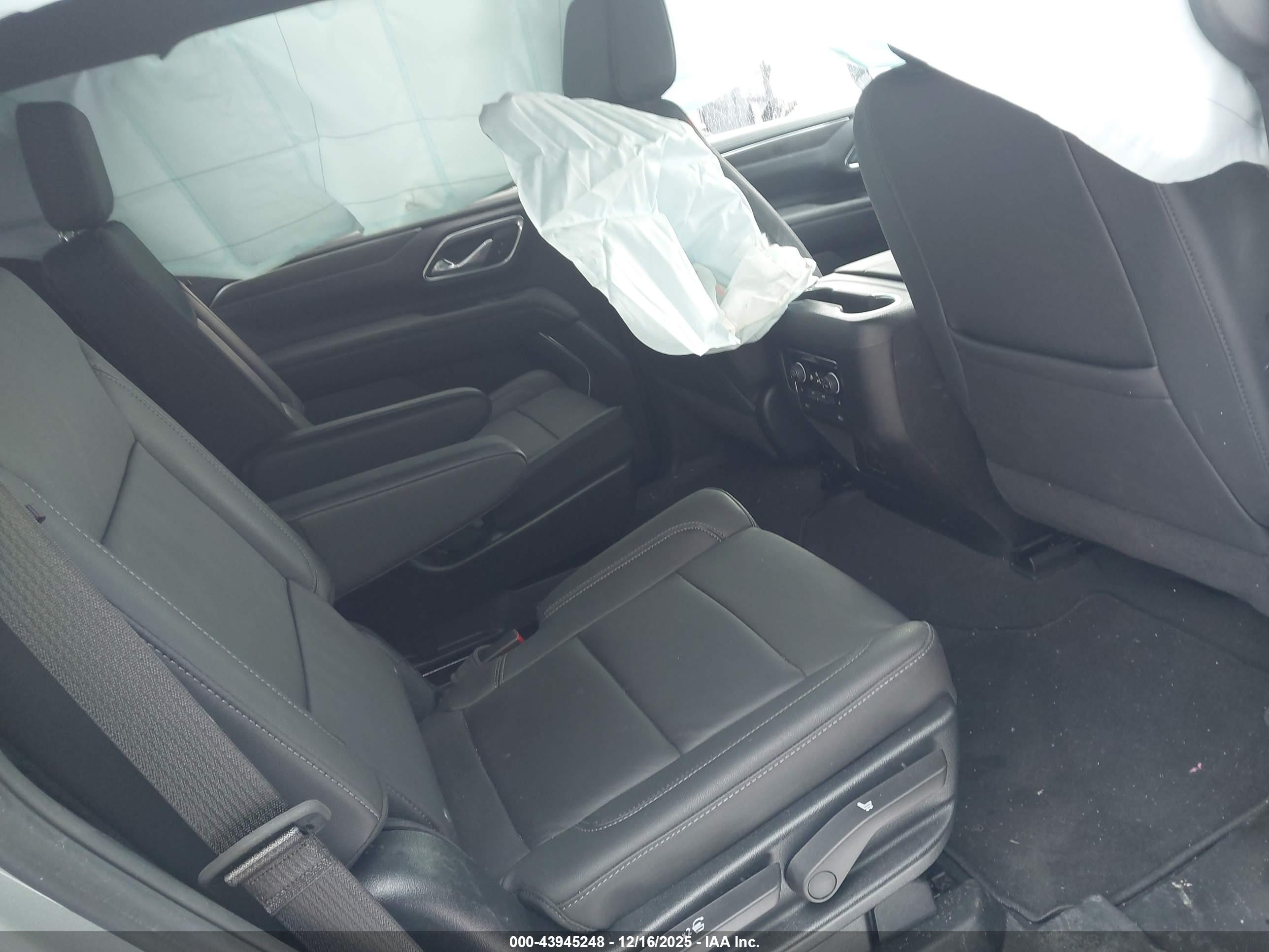 CHEVROLET TAHOE image 8