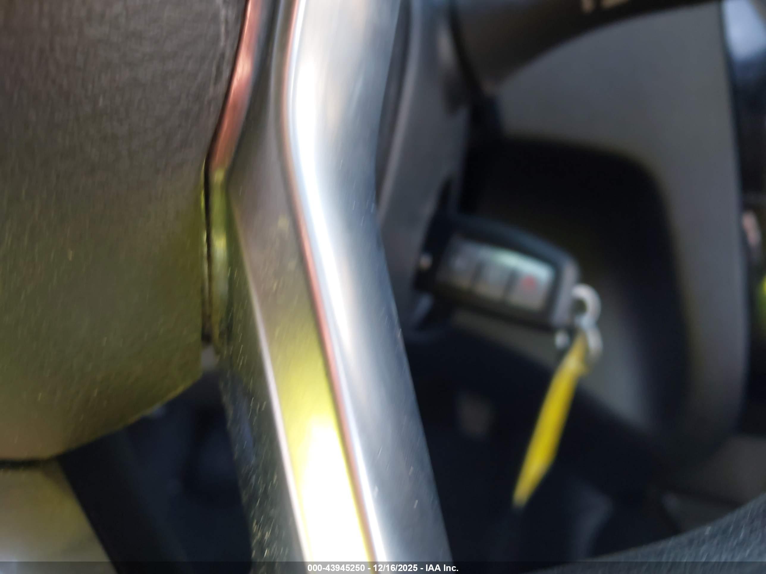 NISSAN ROGUE image 11
