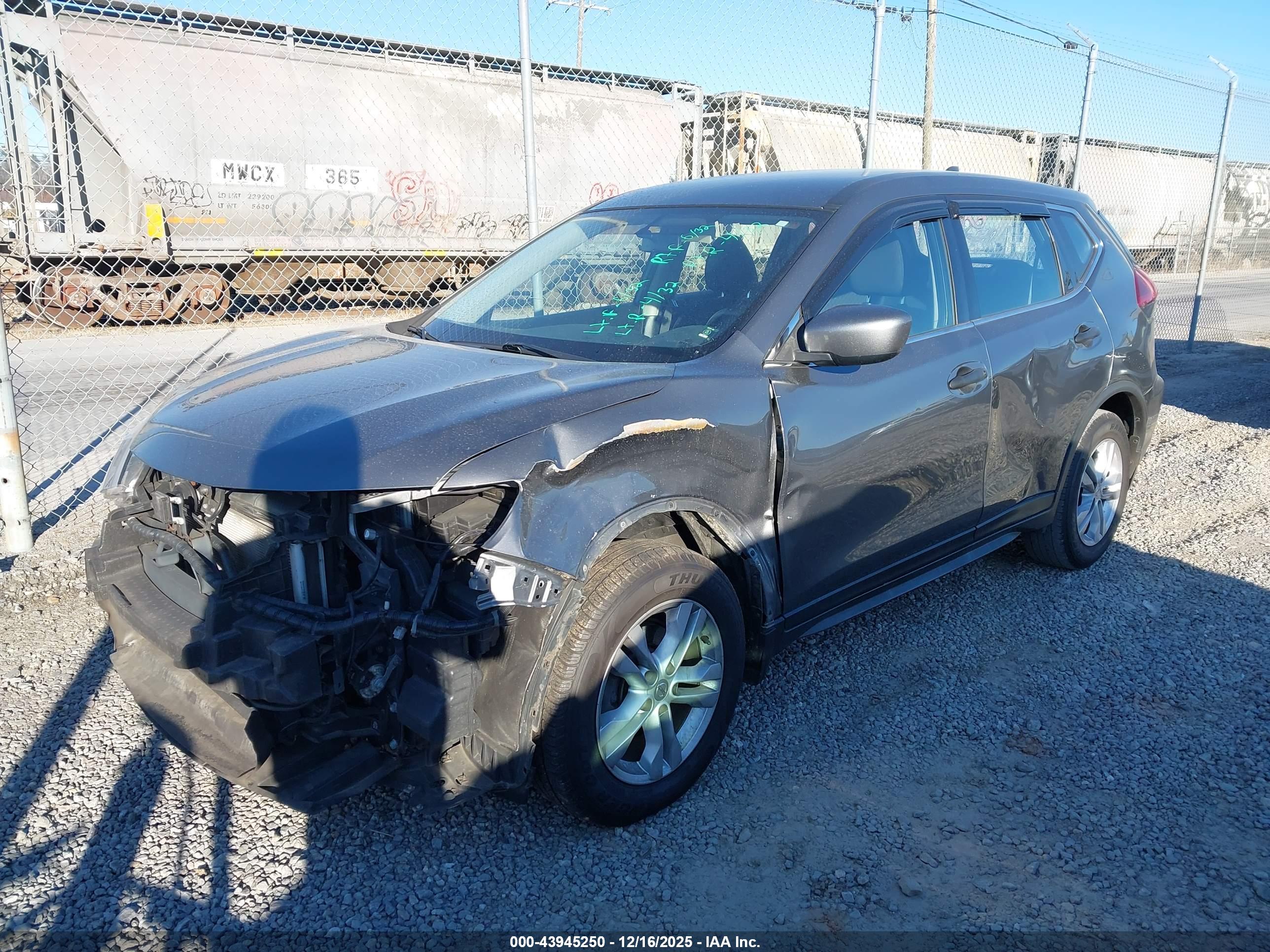 NISSAN ROGUE image 2