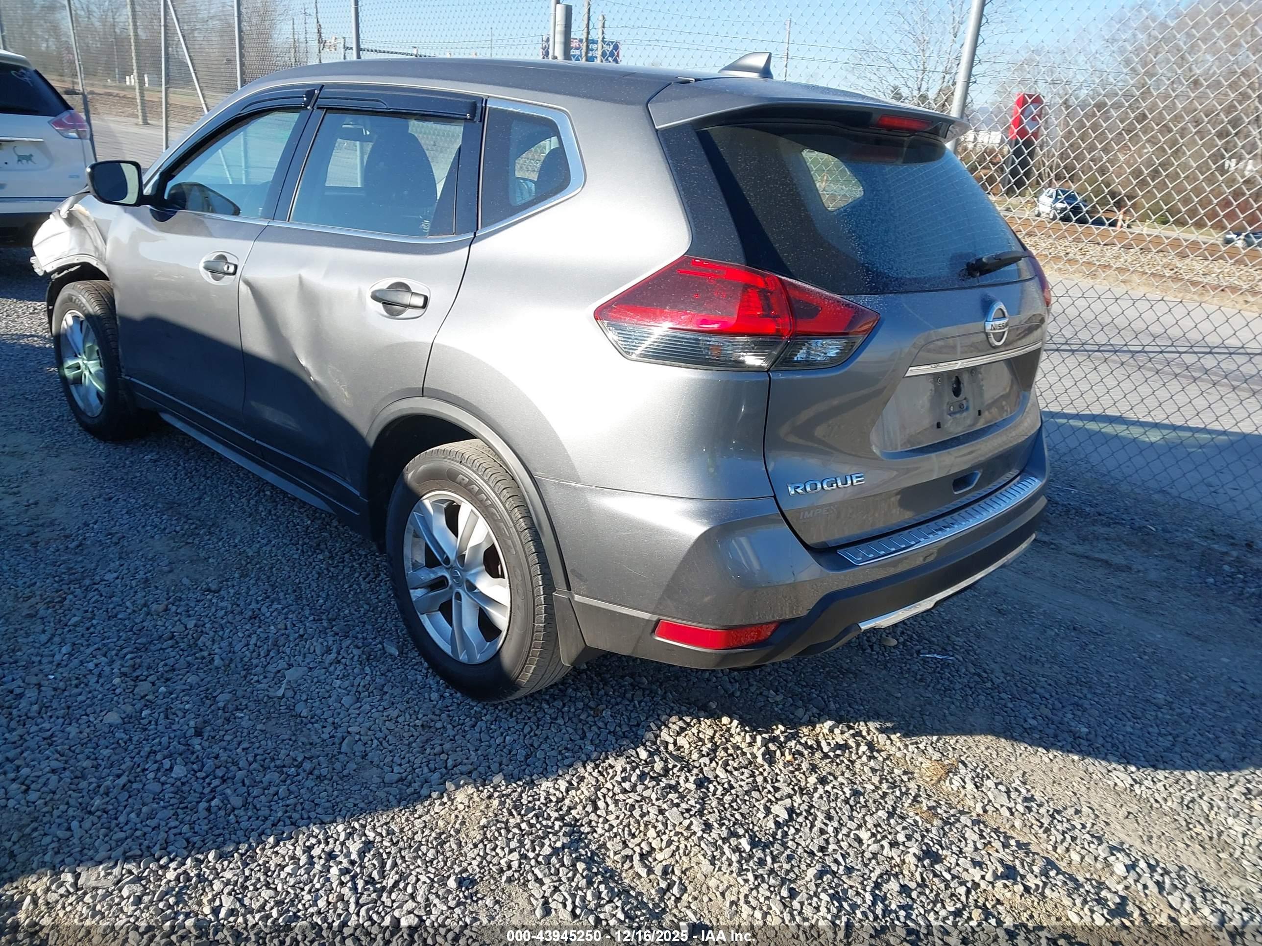 NISSAN ROGUE image 3