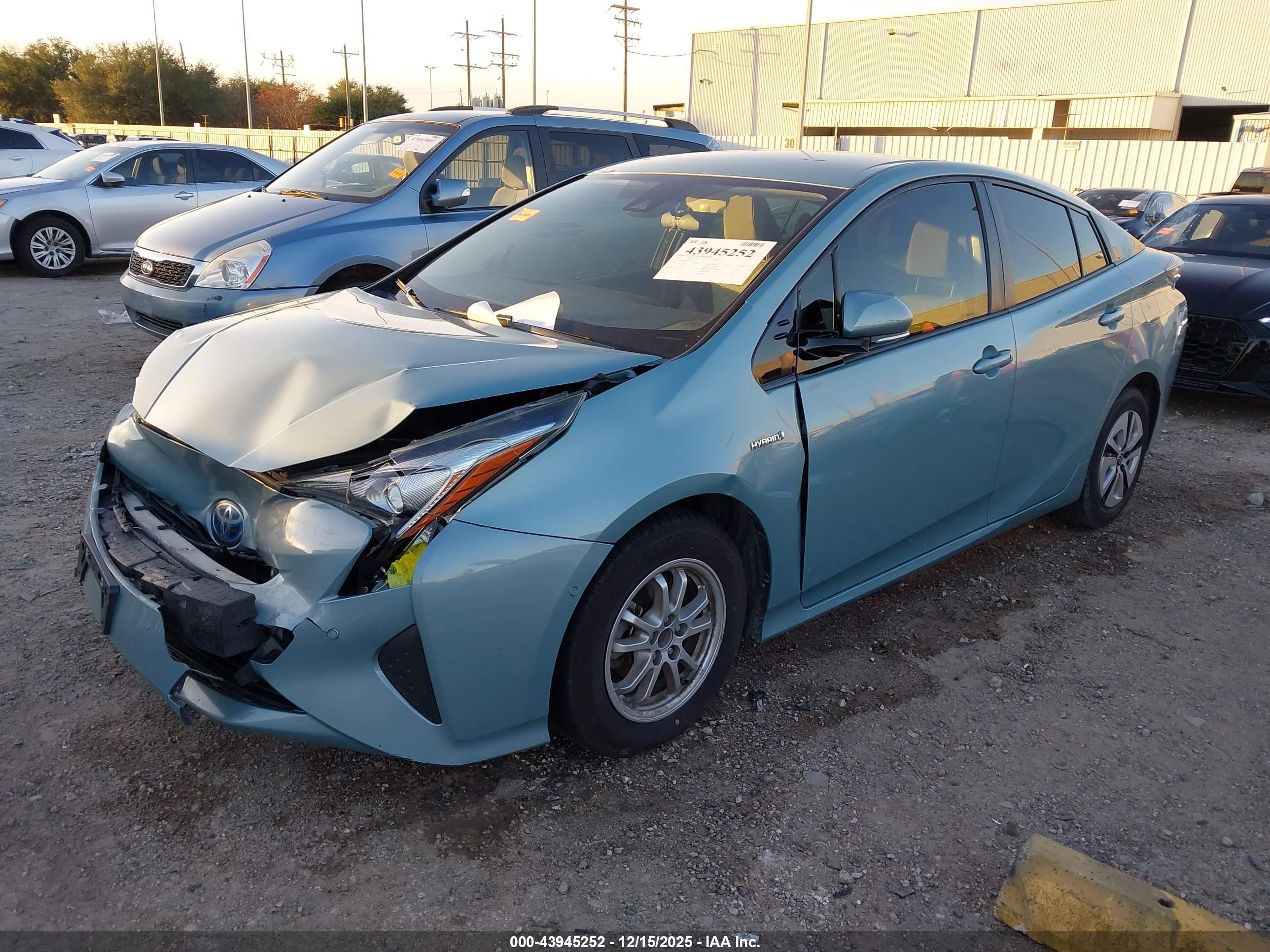 TOYOTA PRIUS image 2
