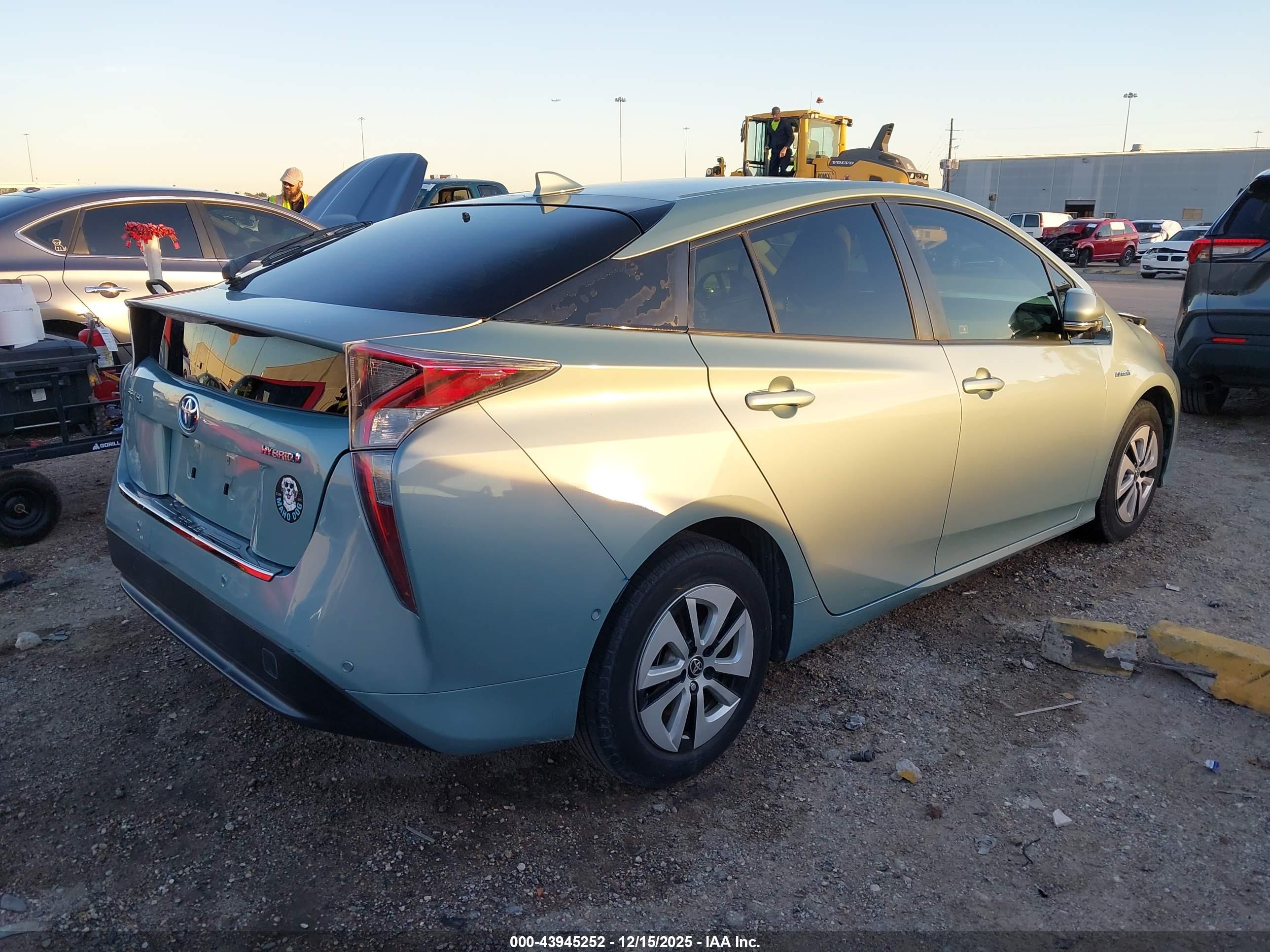 TOYOTA PRIUS image 4