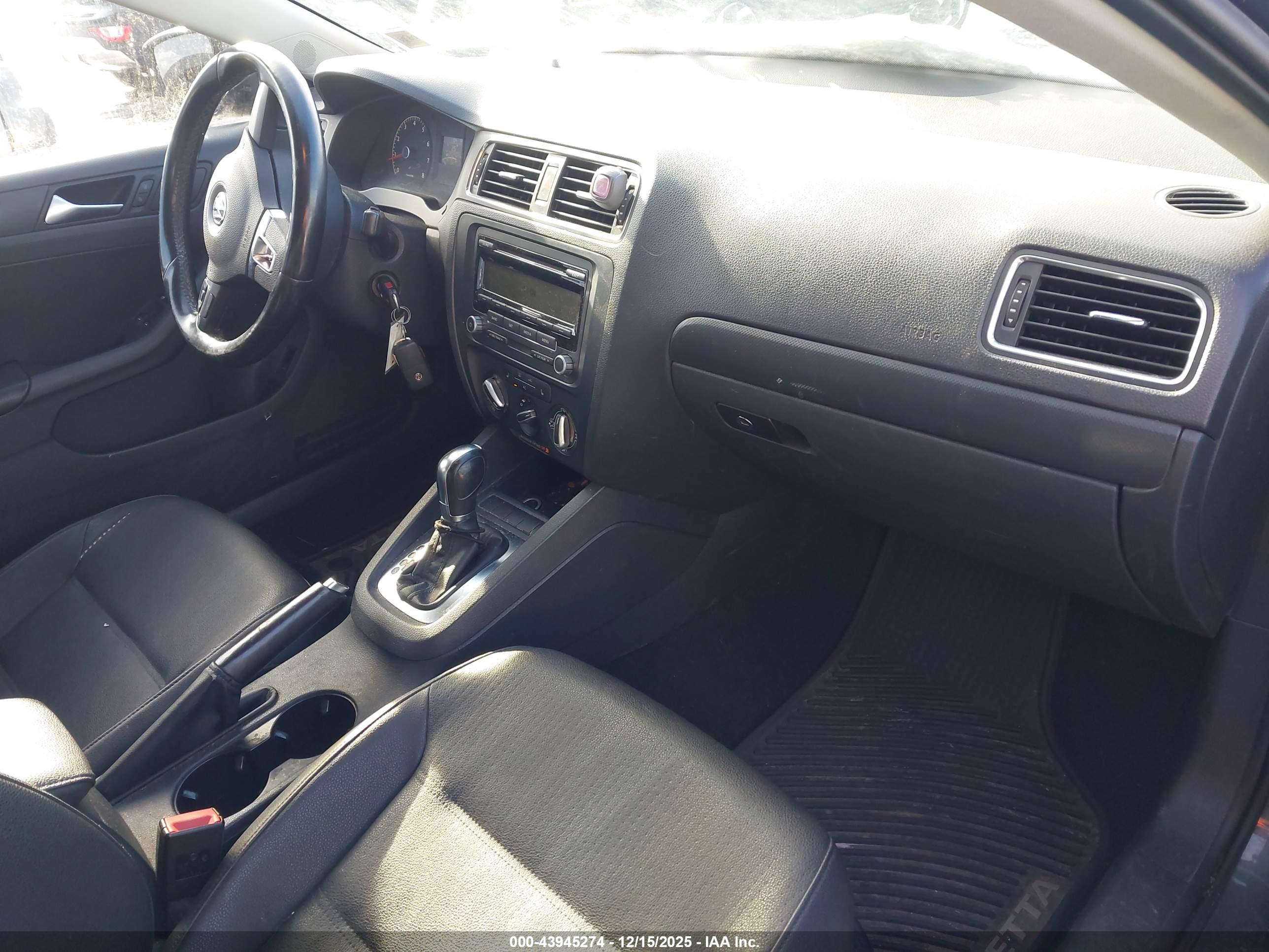 VOLKSWAGEN JETTA image 5