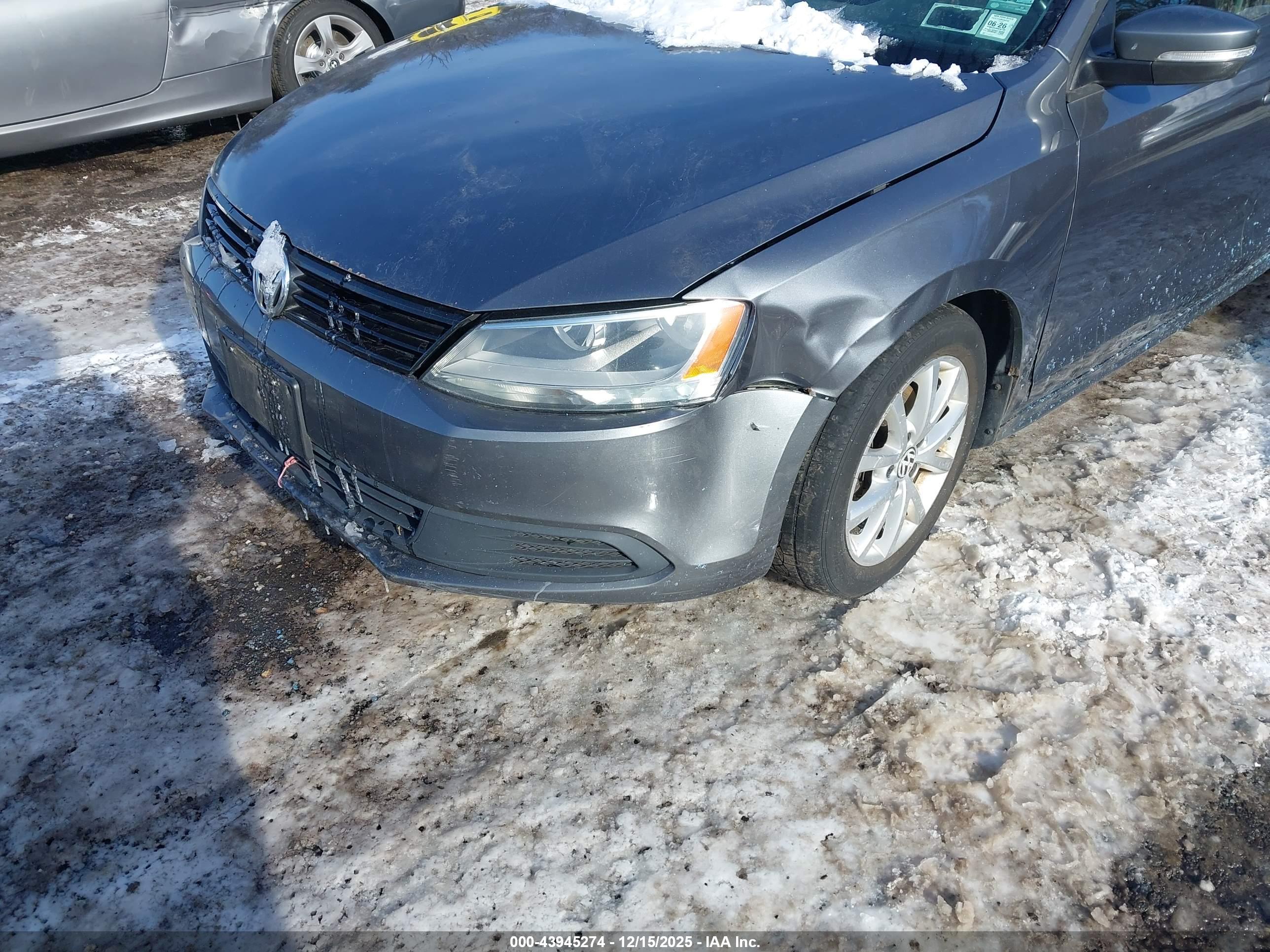 VOLKSWAGEN JETTA image 6