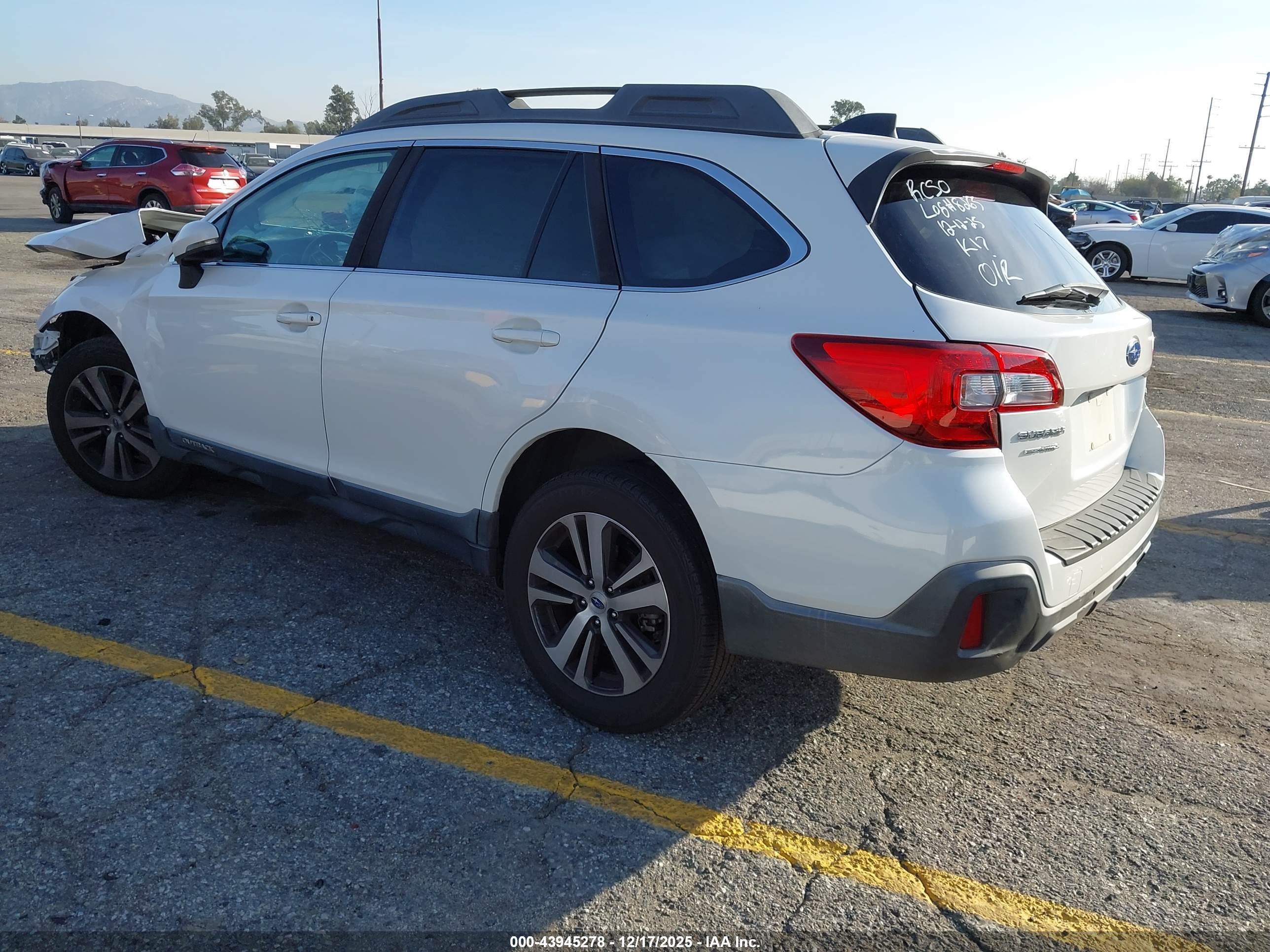 SUBARU OUTBACK image 3