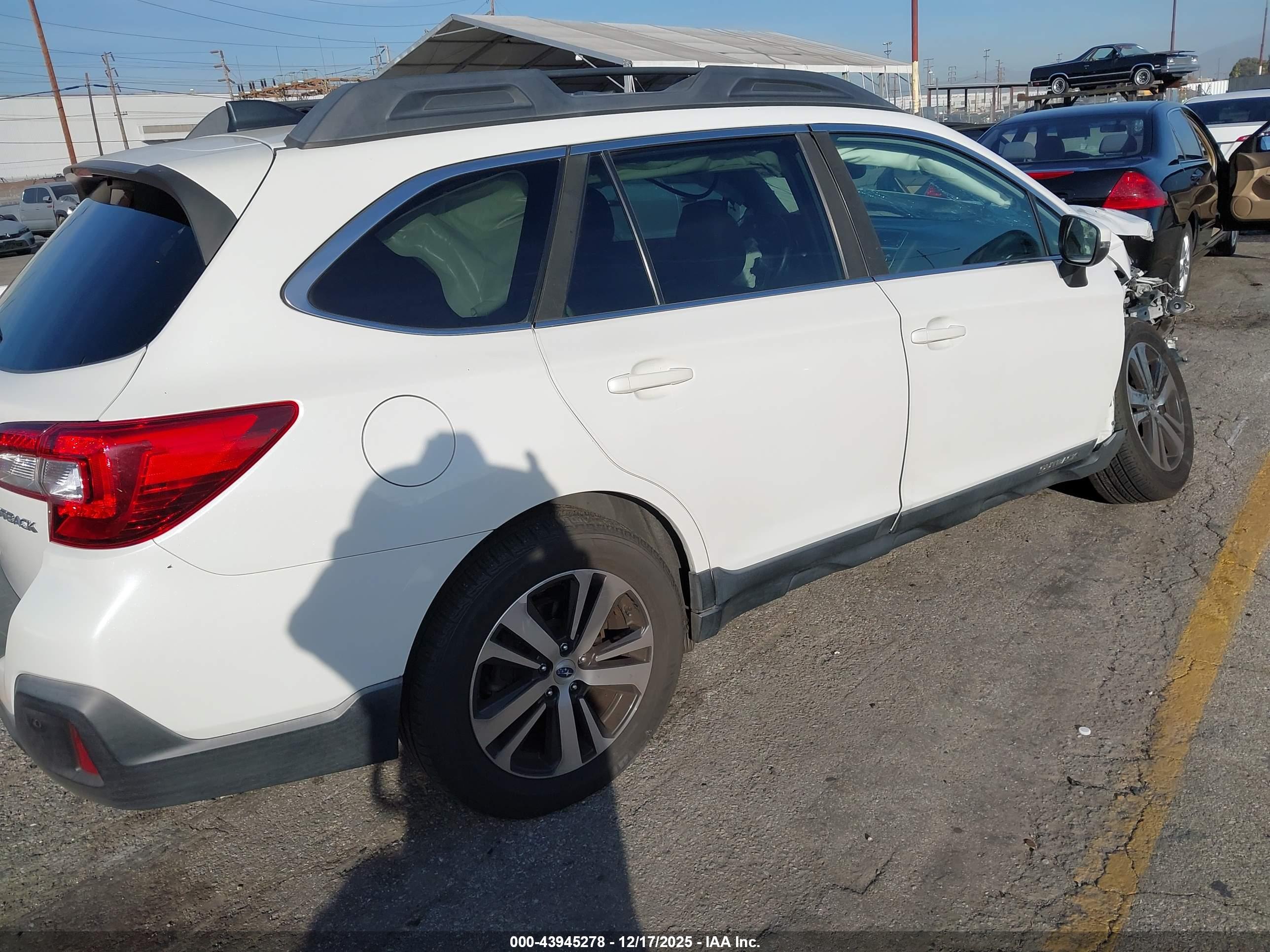 SUBARU OUTBACK image 4
