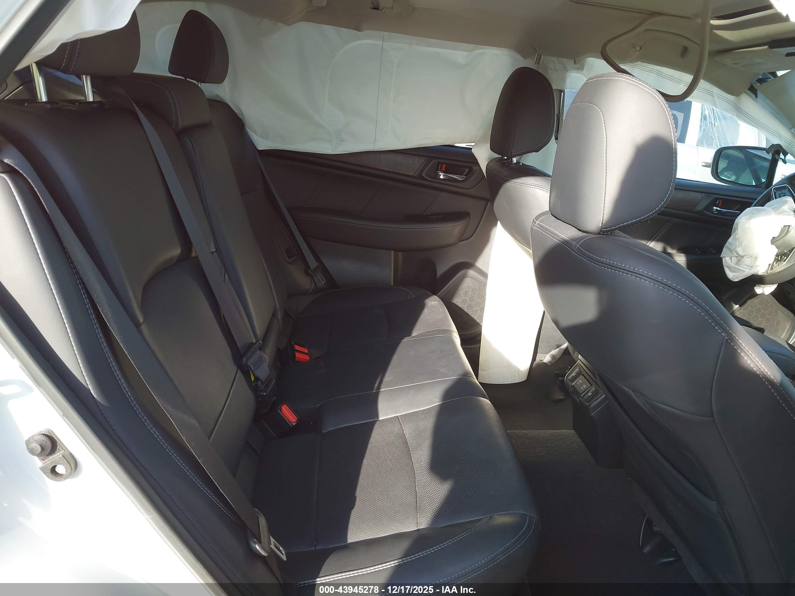 SUBARU OUTBACK image 8