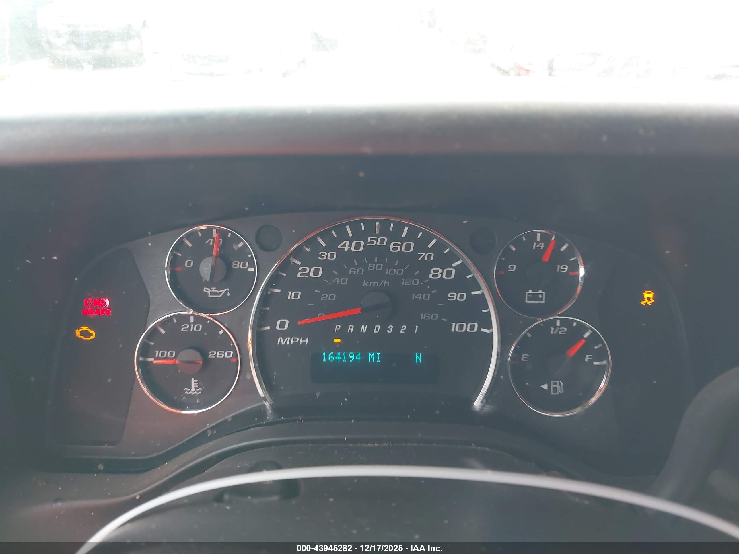 CHEVROLET EXPRESS image 7