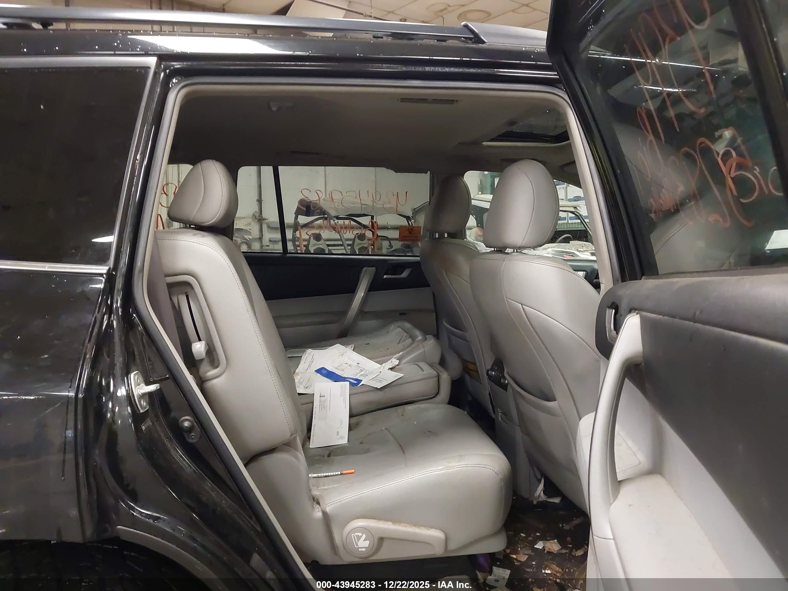 TOYOTA HIGHLANDER image 8