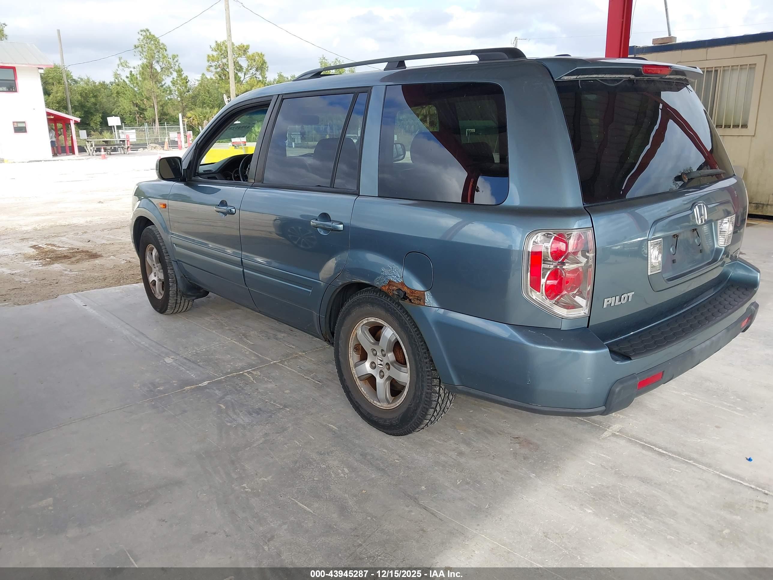 HONDA PILOT image 3