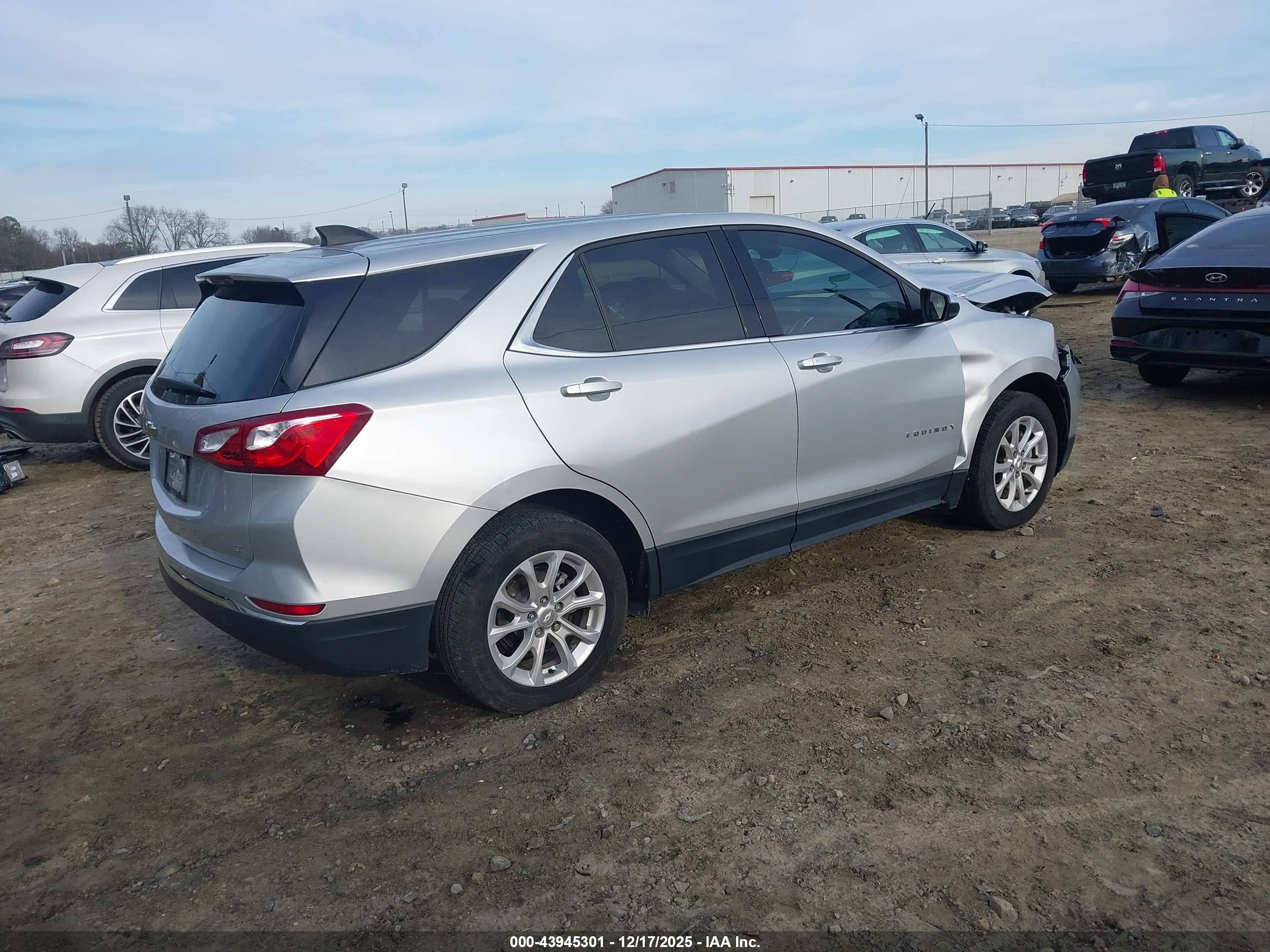 CHEVROLET EQUINOX image 4