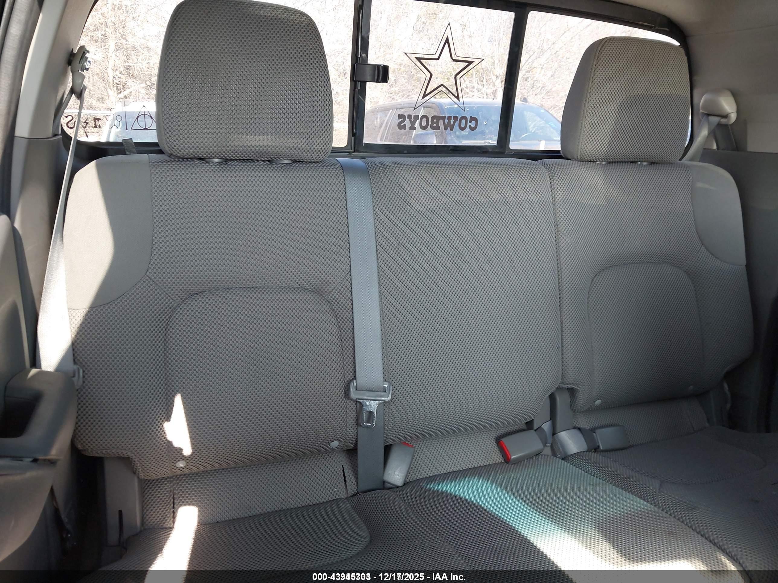 NISSAN FRONTIER image 8