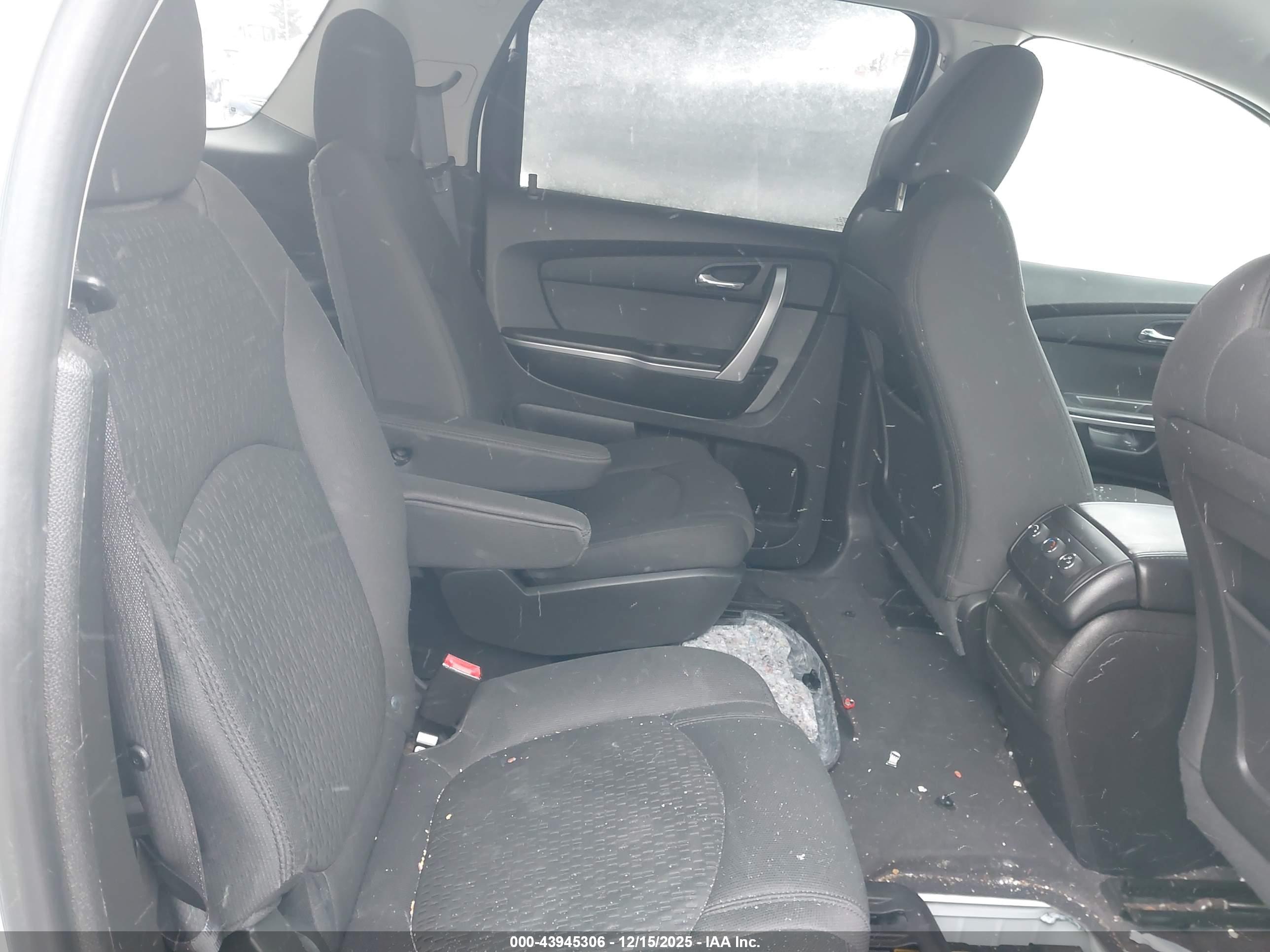 GMC ACADIA image 8