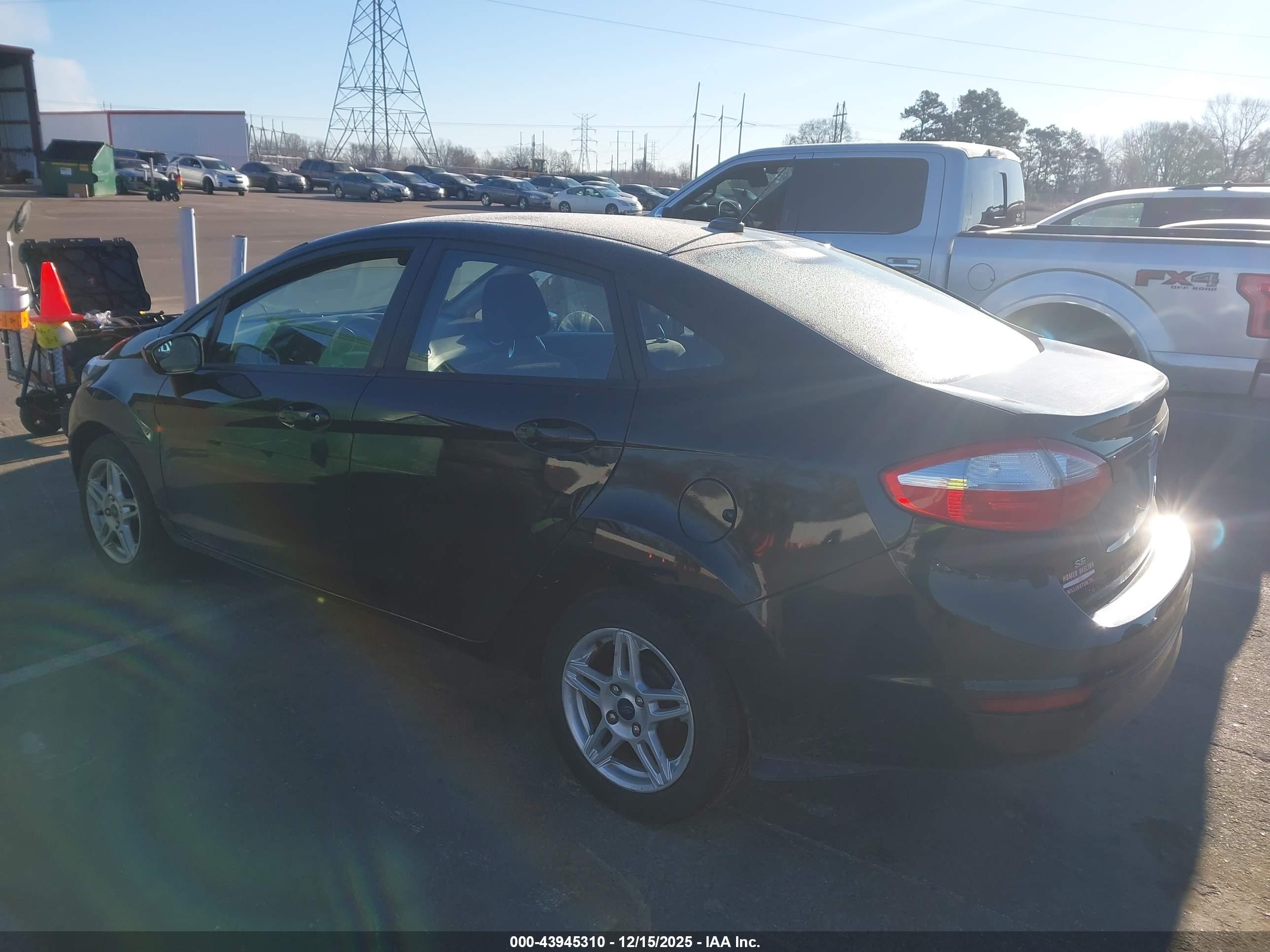 FORD FIESTA image 3