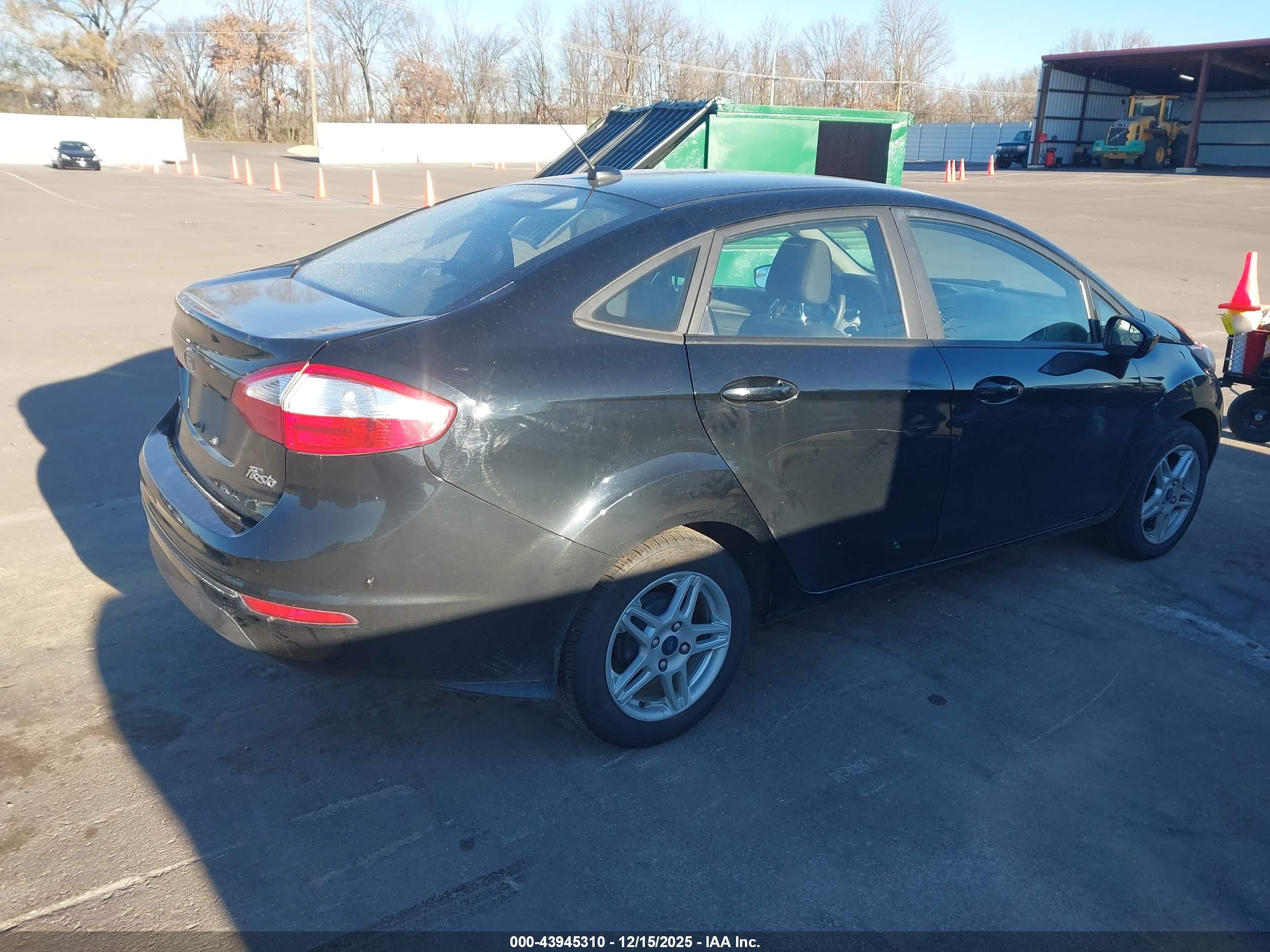 FORD FIESTA image 4