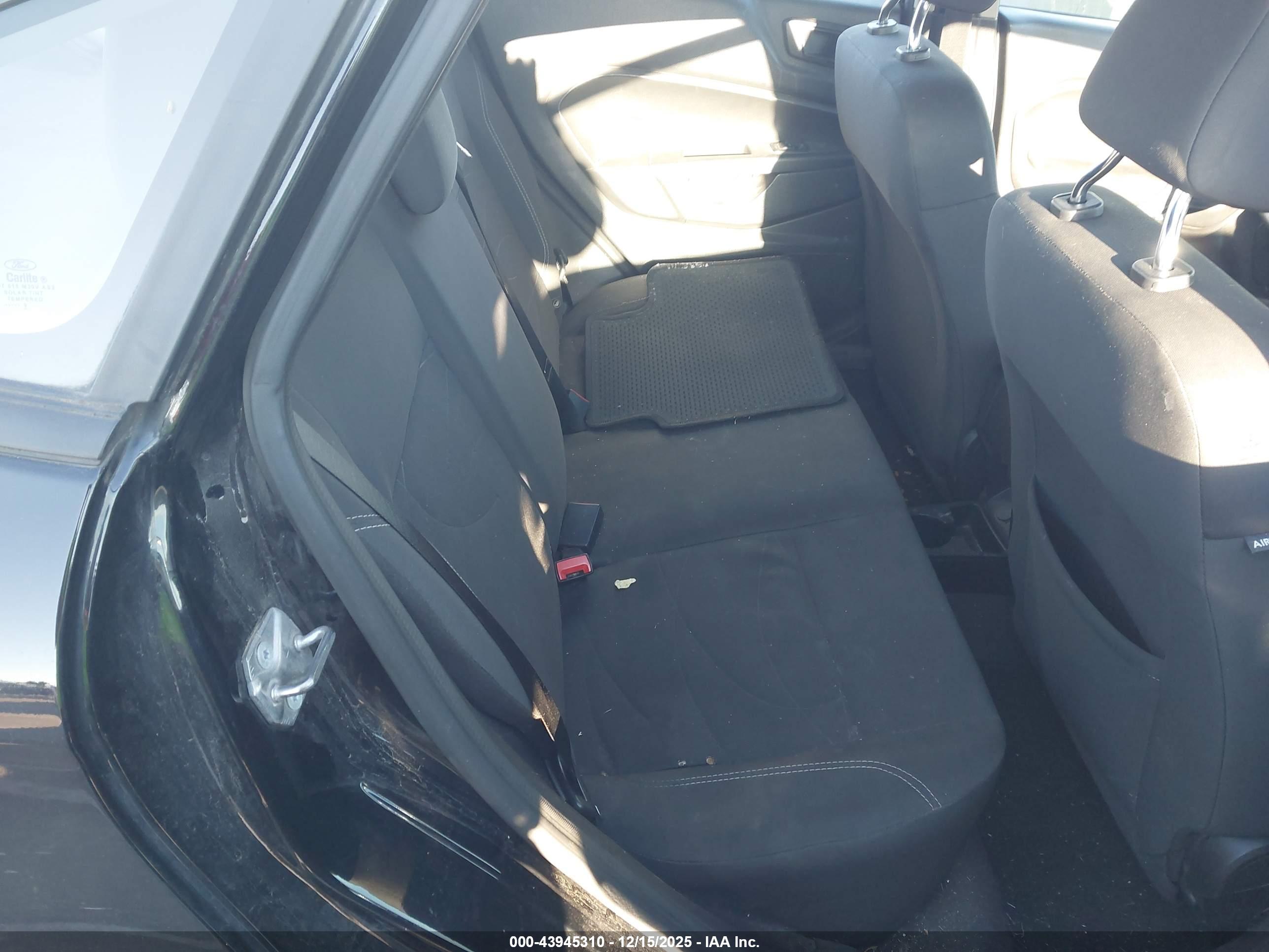 FORD FIESTA image 8