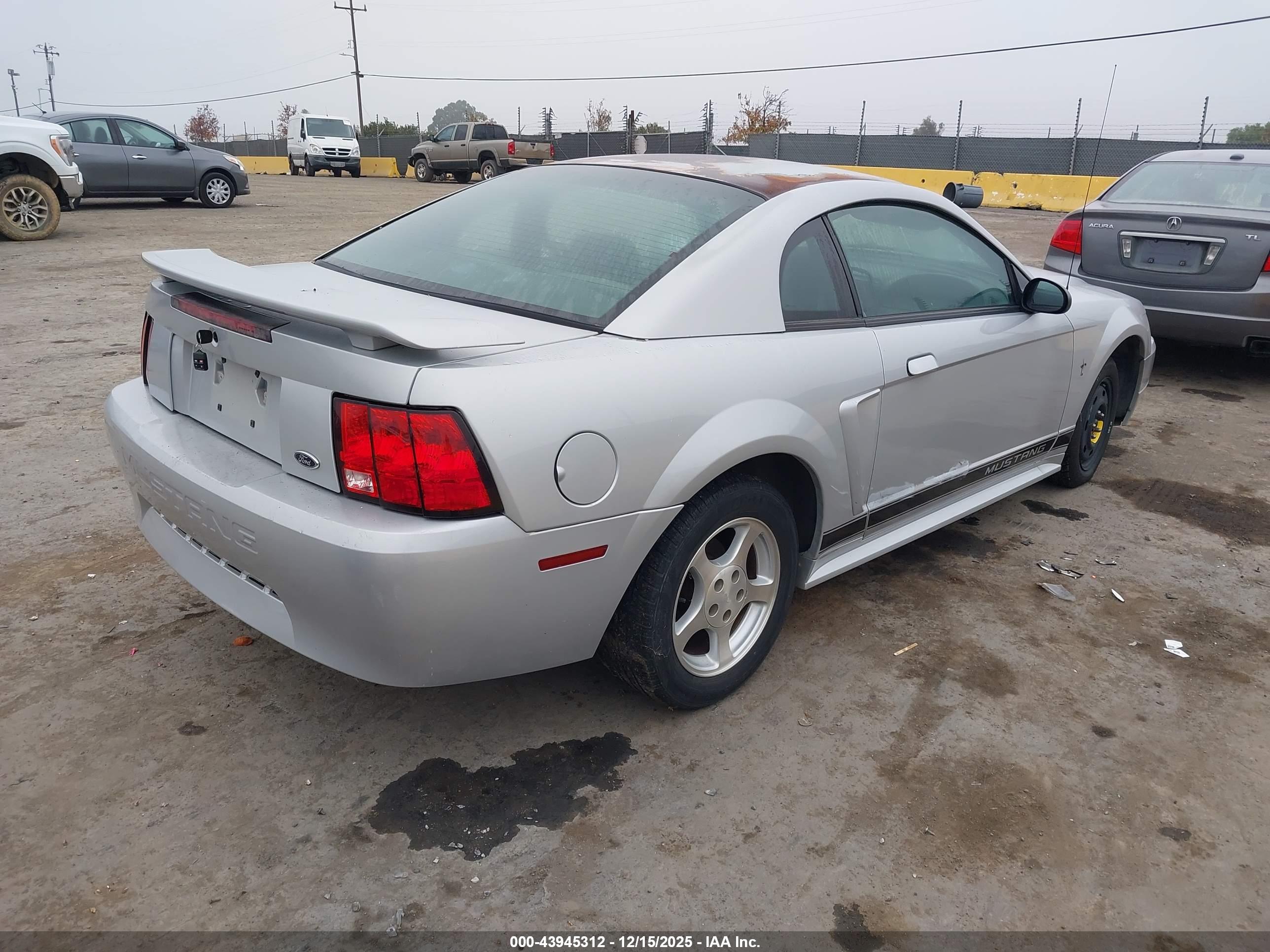 FORD MUSTANG image 4